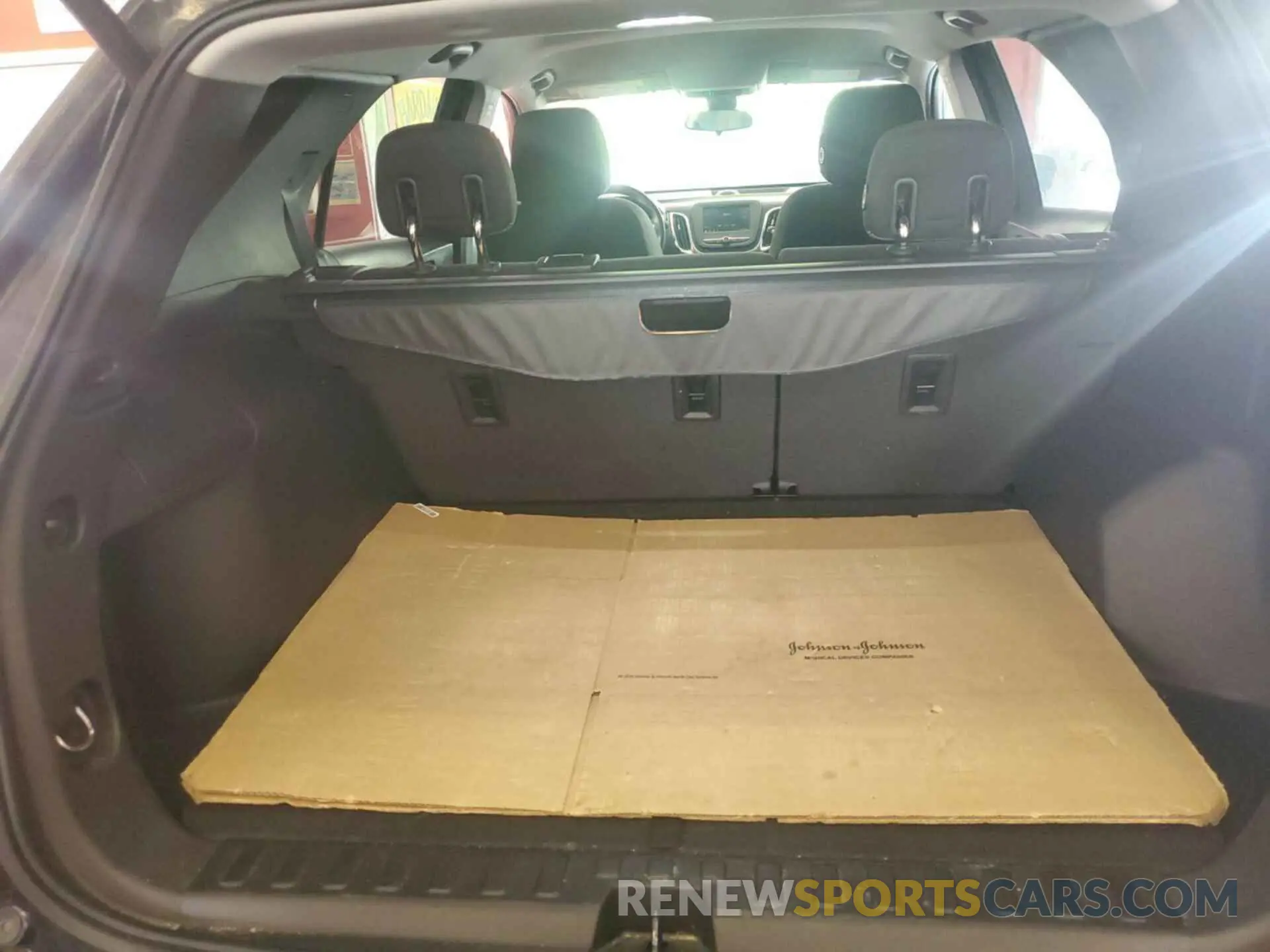 19 Photograph of a damaged car 2GNAXJEV9L6230424 CHEVROLET EQUINOX 2020