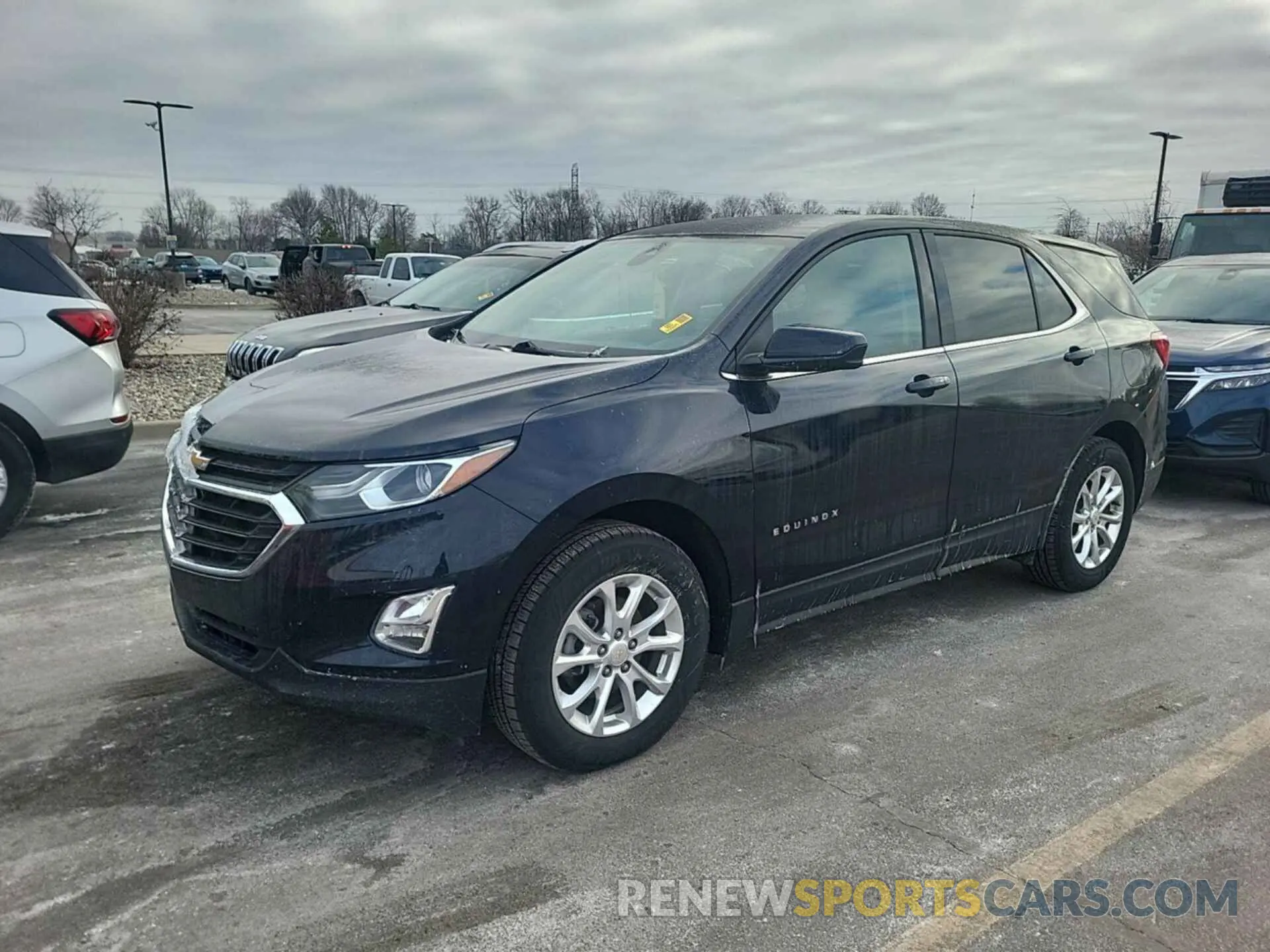 18 Photograph of a damaged car 2GNAXJEV9L6231587 CHEVROLET EQUINOX 2020