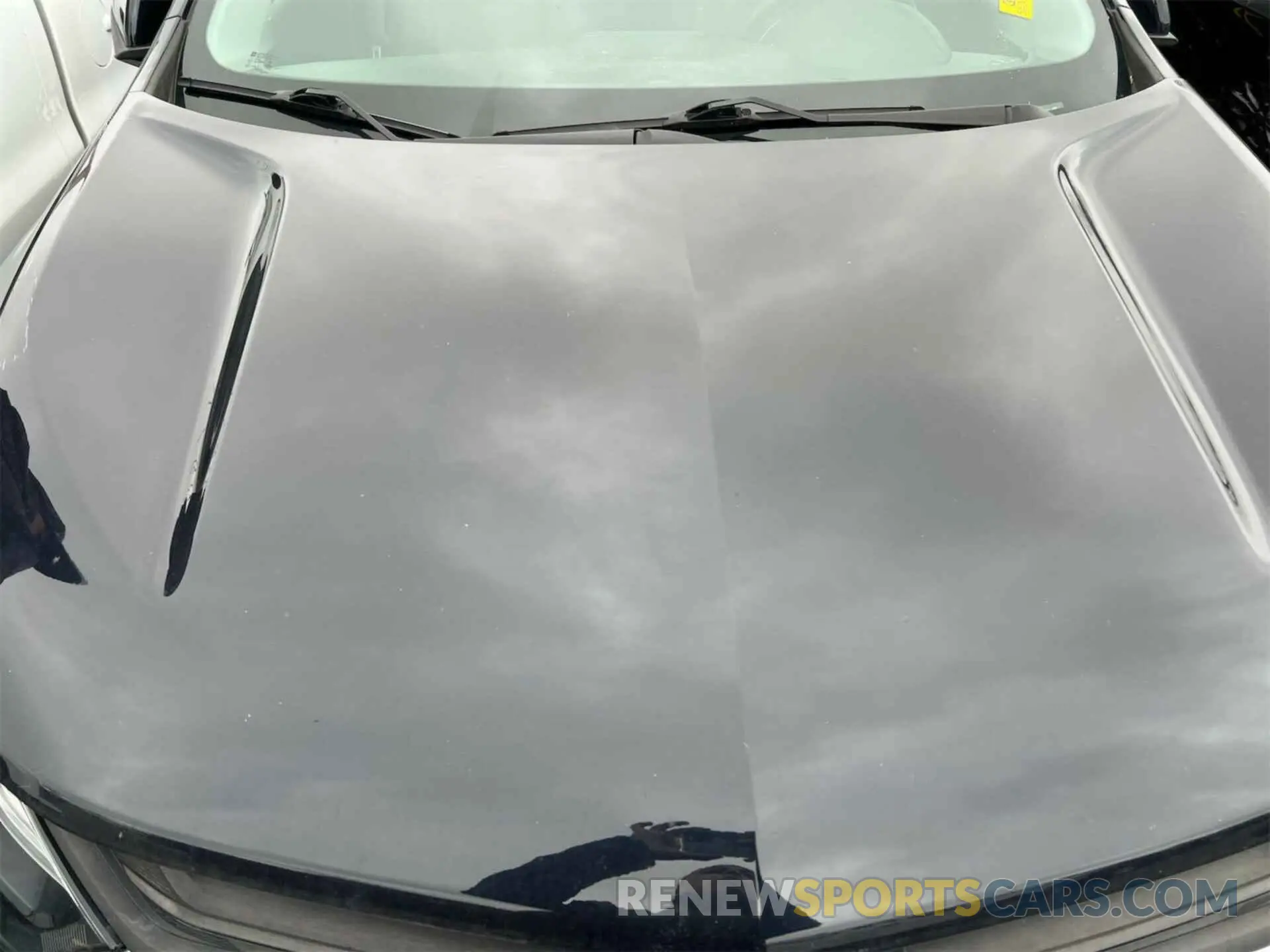 24 Photograph of a damaged car 2GNAXJEV9L6231587 CHEVROLET EQUINOX 2020