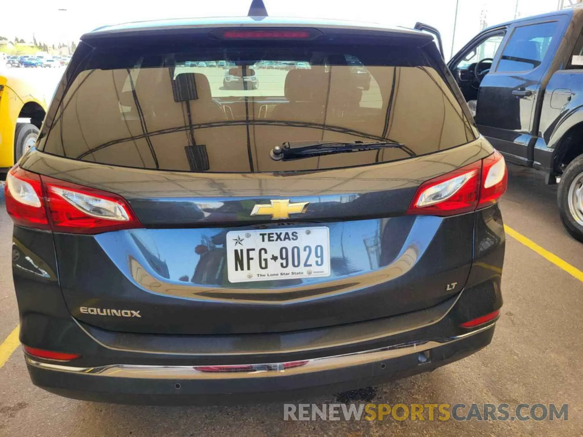 20 Photograph of a damaged car 2GNAXJEV9L6233159 CHEVROLET EQUINOX 2020