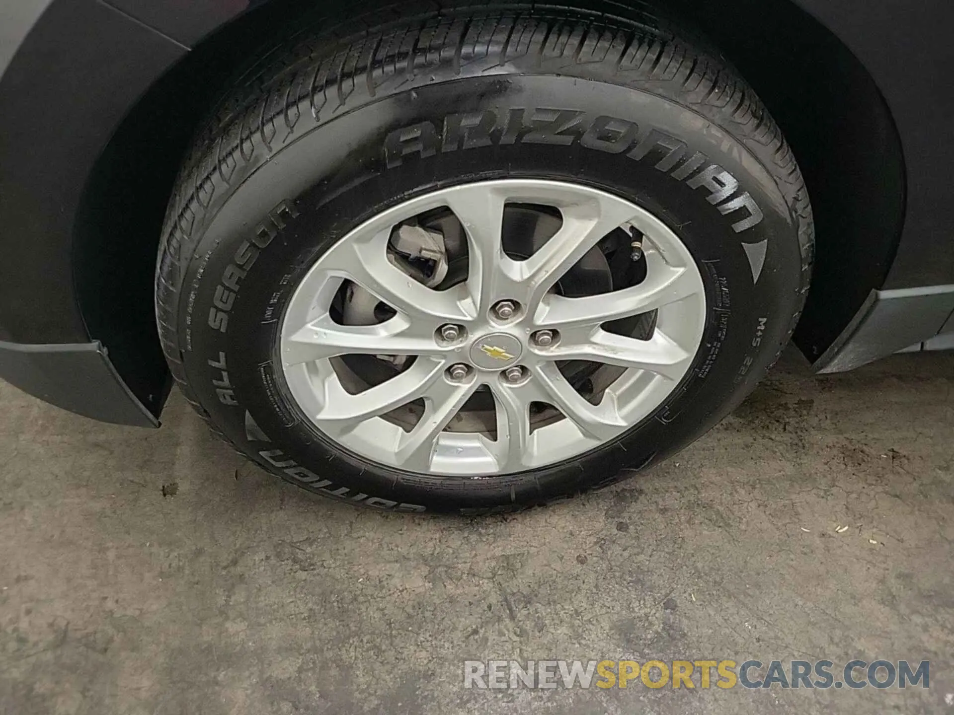 19 Photograph of a damaged car 2GNAXJEV9L6244517 CHEVROLET EQUINOX 2020