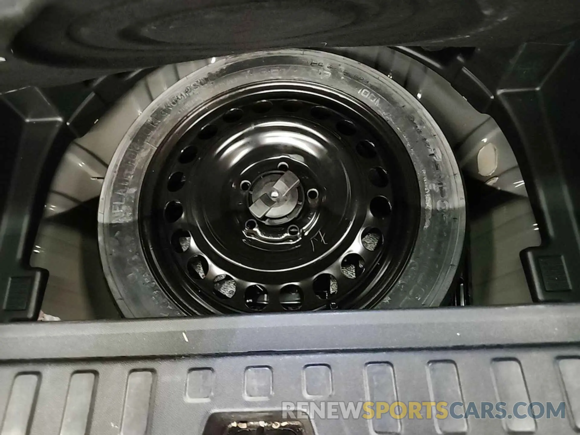 6 Photograph of a damaged car 2GNAXJEV9L6244517 CHEVROLET EQUINOX 2020