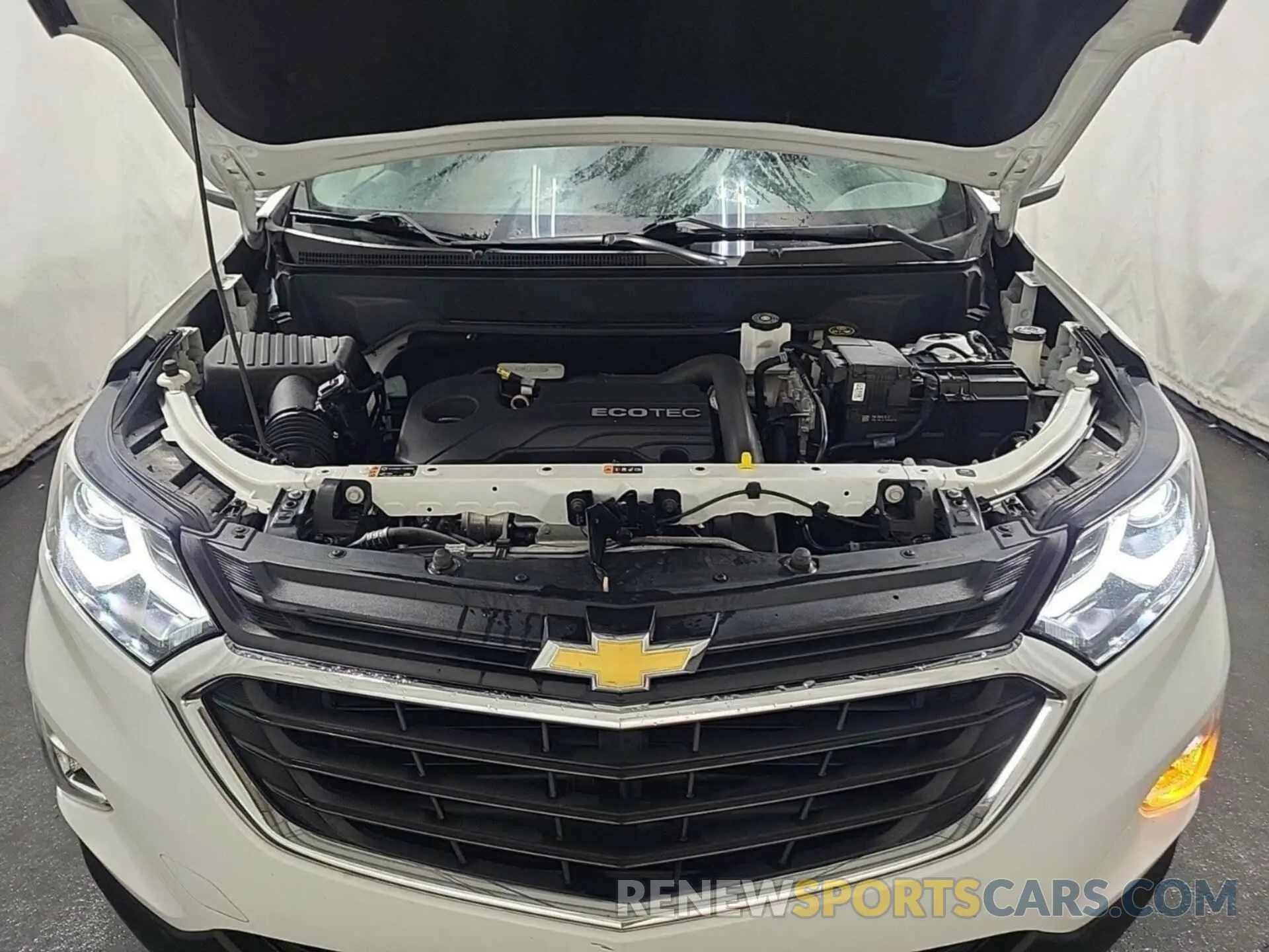 18 Photograph of a damaged car 2GNAXJEVXL6154776 CHEVROLET EQUINOX 2020