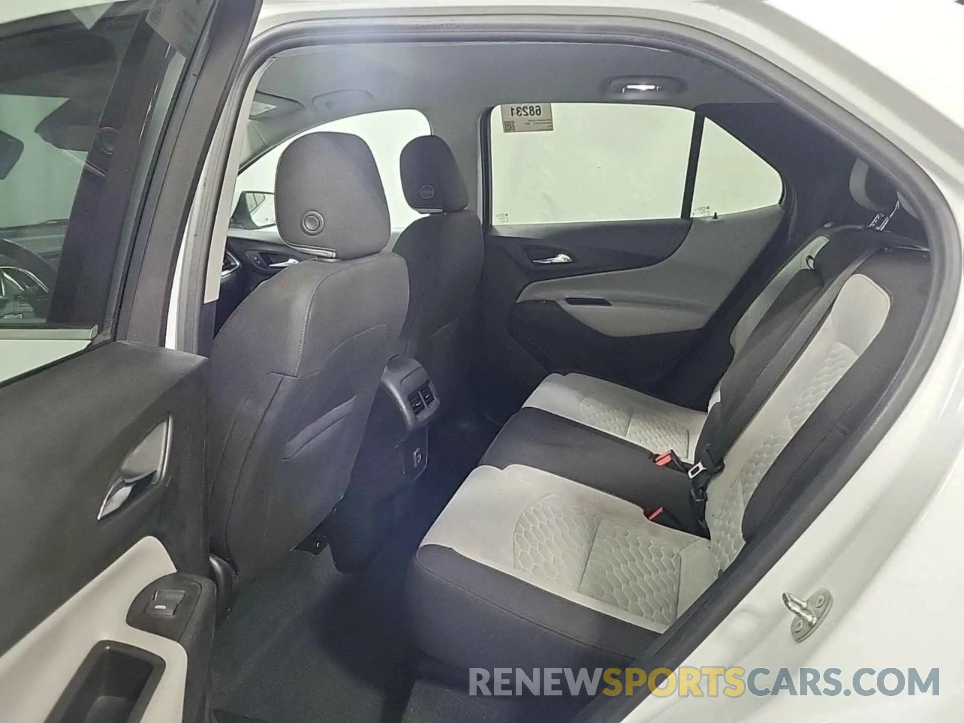 2 Photograph of a damaged car 2GNAXJEVXL6154776 CHEVROLET EQUINOX 2020
