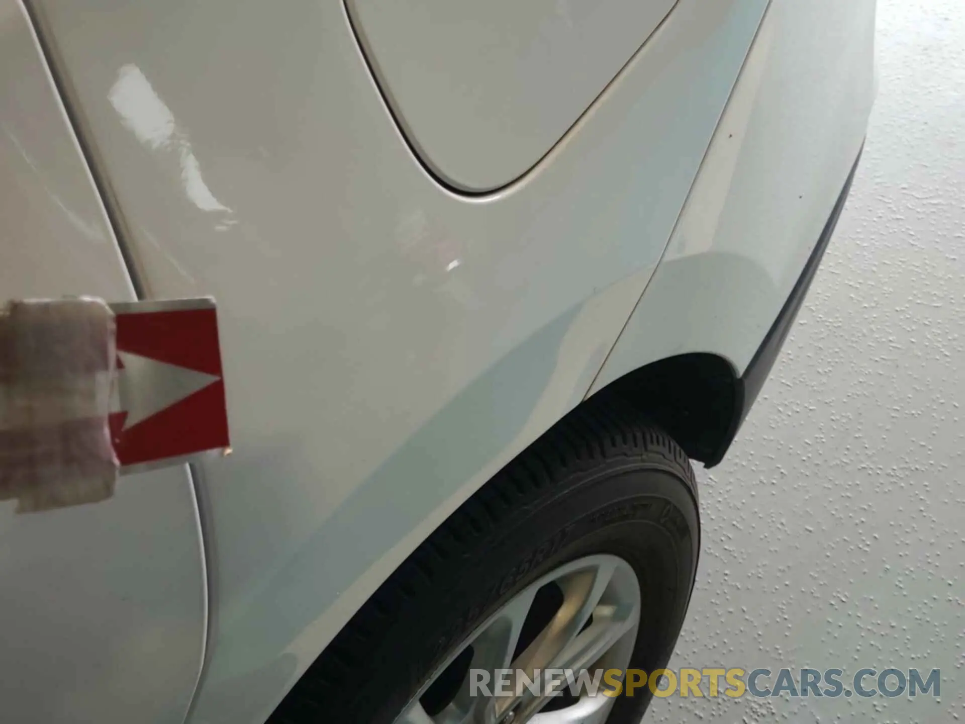 26 Photograph of a damaged car 2GNAXJEVXL6154776 CHEVROLET EQUINOX 2020