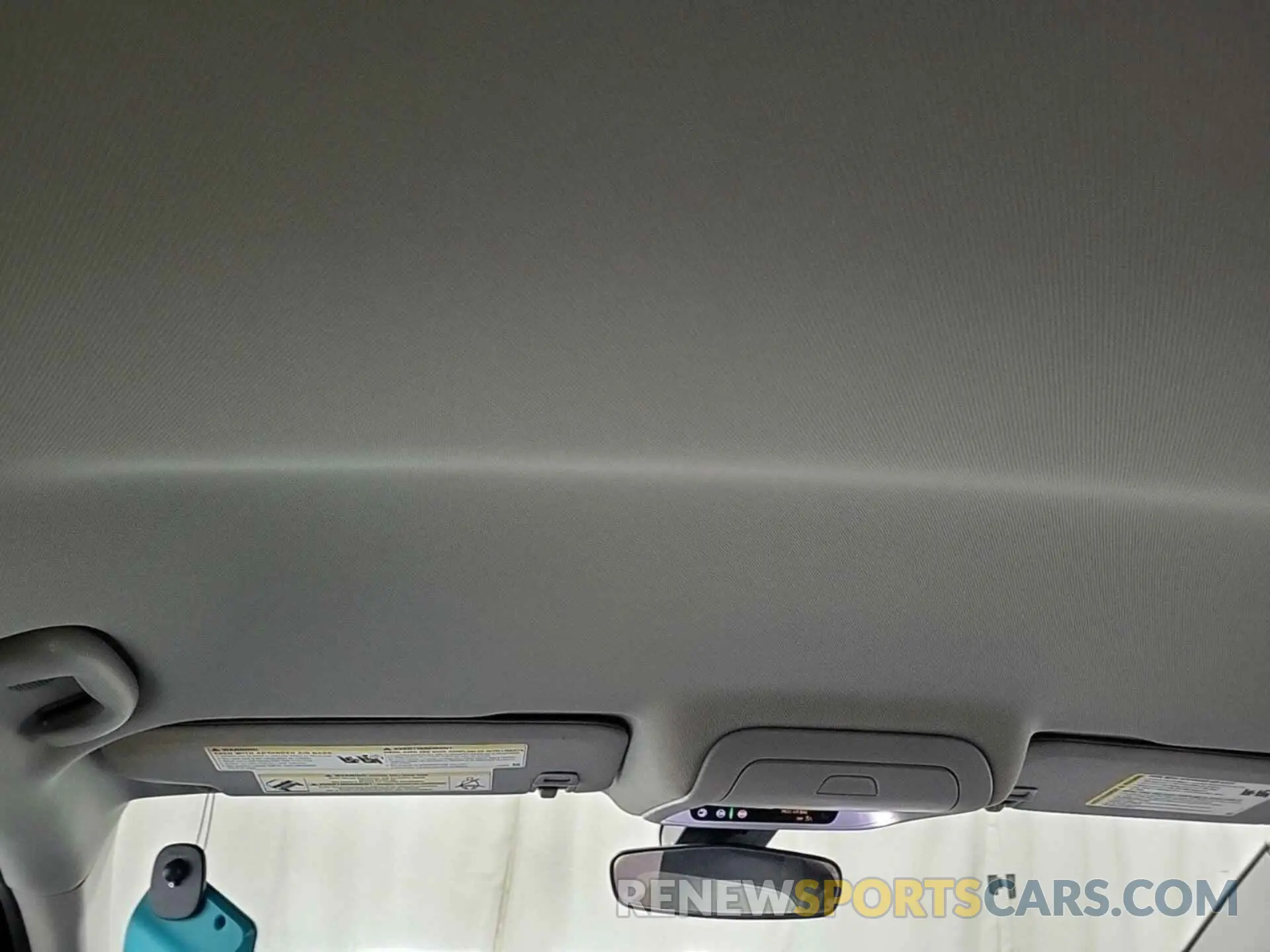 27 Photograph of a damaged car 2GNAXJEVXL6154776 CHEVROLET EQUINOX 2020