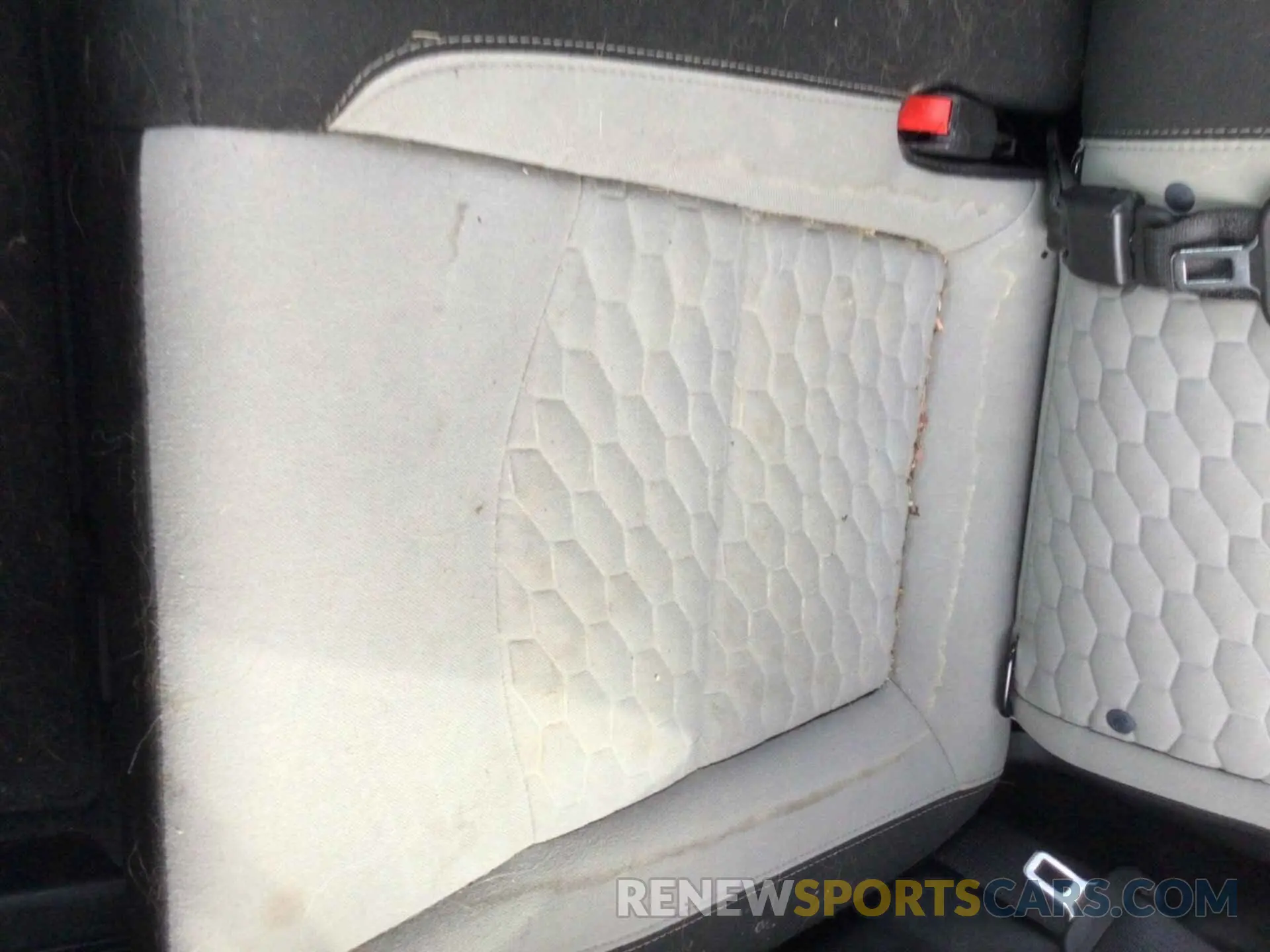 30 Photograph of a damaged car 2GNAXJEVXL6154776 CHEVROLET EQUINOX 2020
