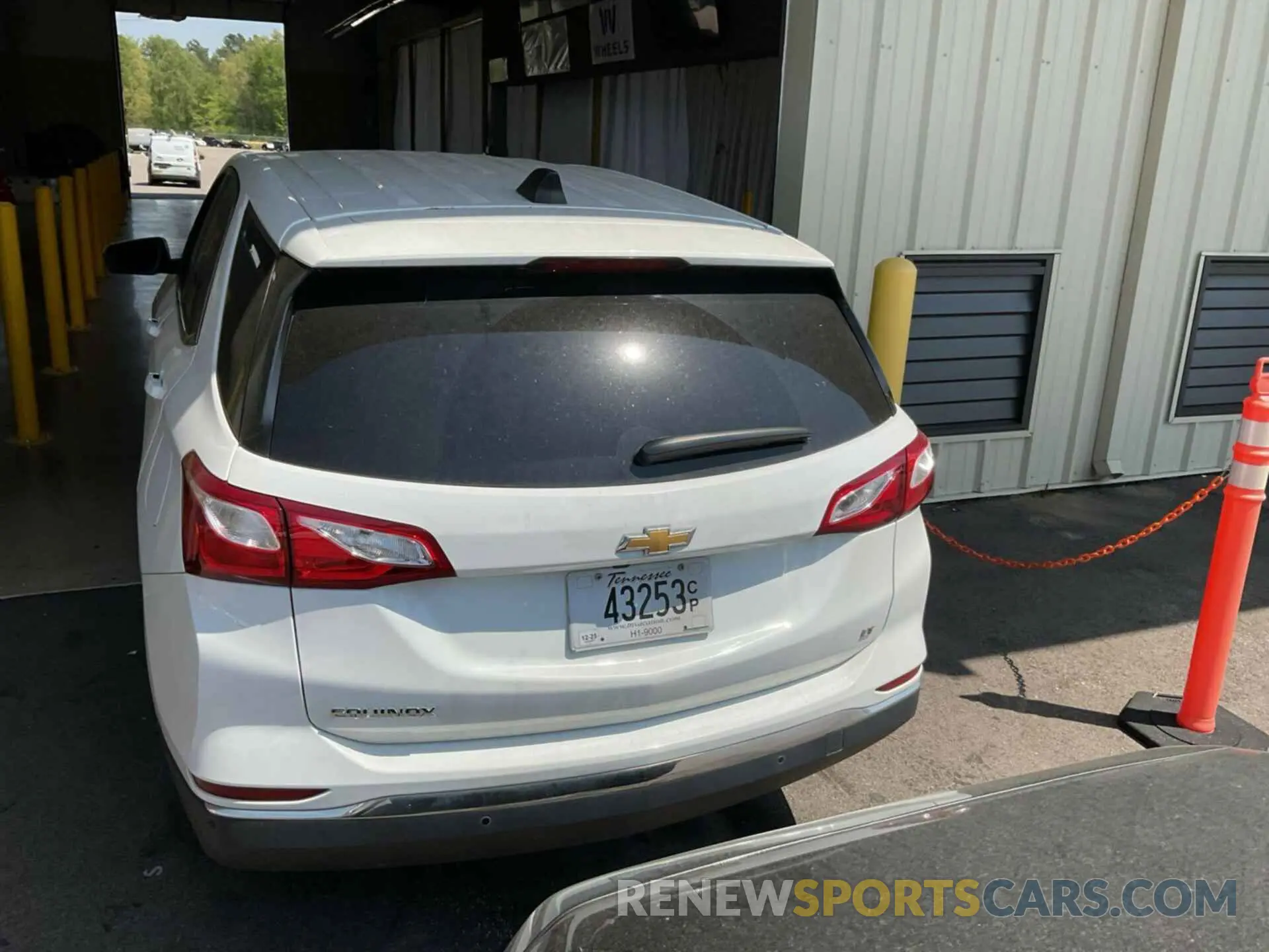 2 Фотография поврежденного автомобиля 2GNAXJEVXL6157547 CHEVROLET EQUINOX 2020