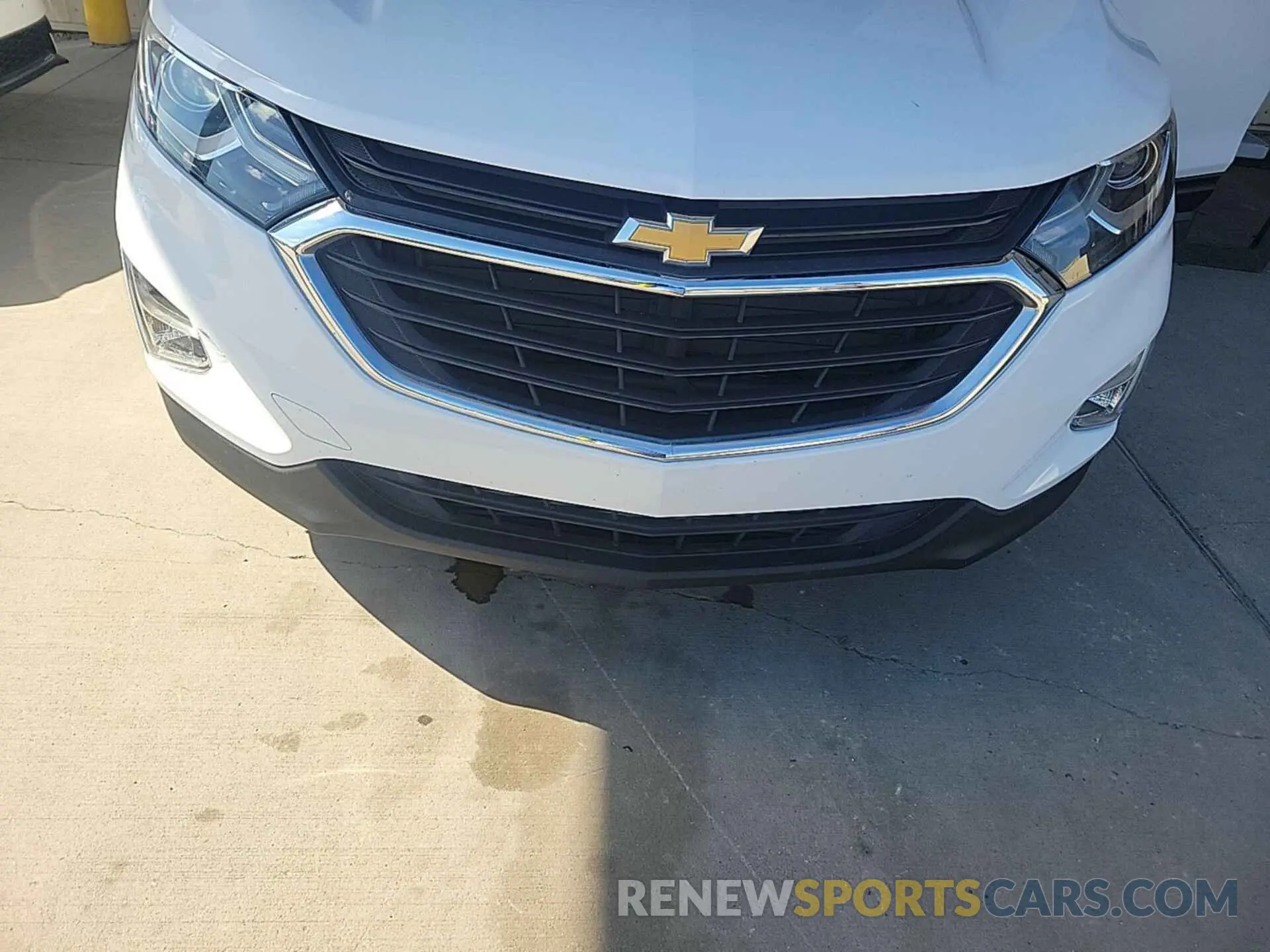 31 Photograph of a damaged car 2GNAXJEVXL6232926 CHEVROLET EQUINOX 2020