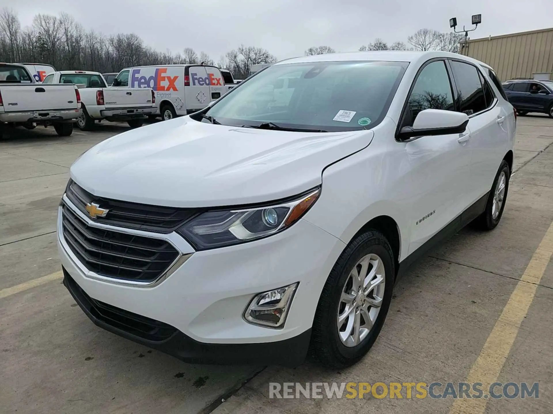 33 Photograph of a damaged car 2GNAXJEVXL6232926 CHEVROLET EQUINOX 2020
