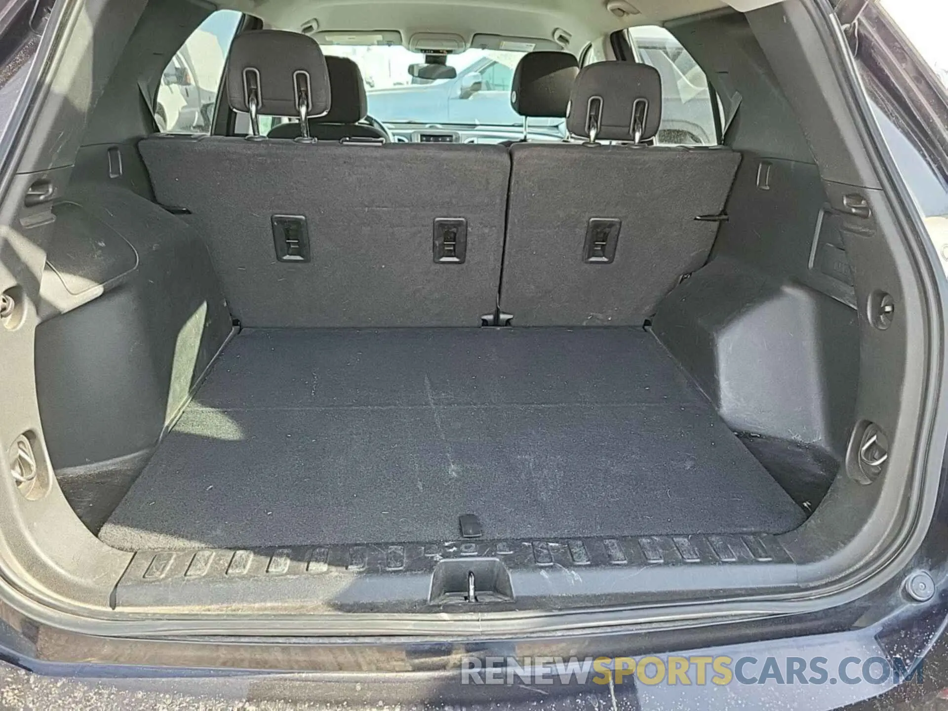 6 Photograph of a damaged car 2GNAXJEVXL6237169 CHEVROLET EQUINOX 2020