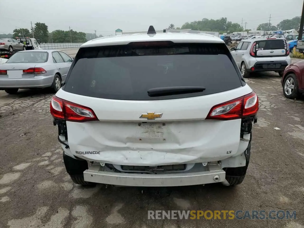 6 Photograph of a damaged car 2GNAXKEV0L6147471 CHEVROLET EQUINOX 2020