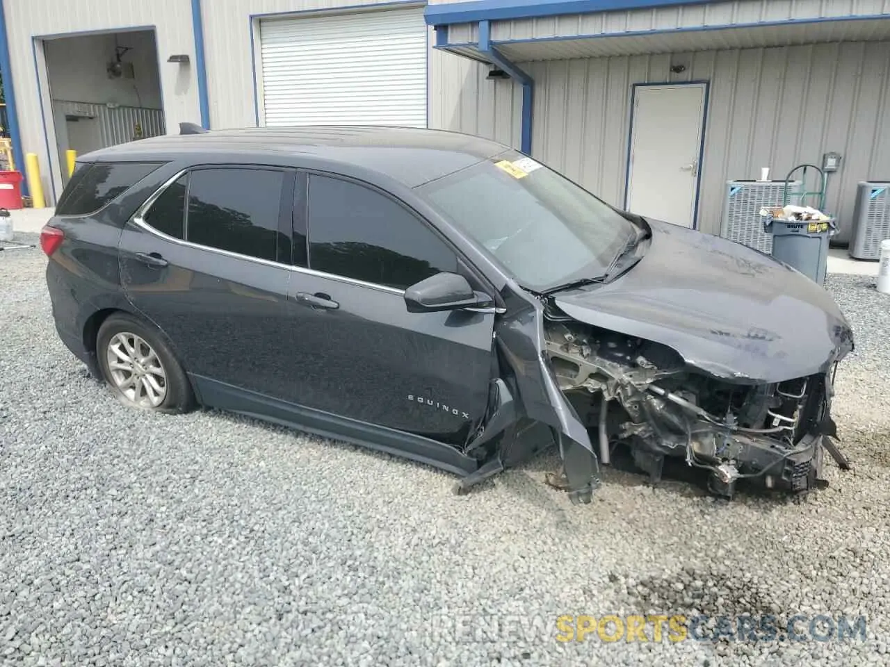 4 Photograph of a damaged car 2GNAXKEV0L6160303 CHEVROLET EQUINOX 2020