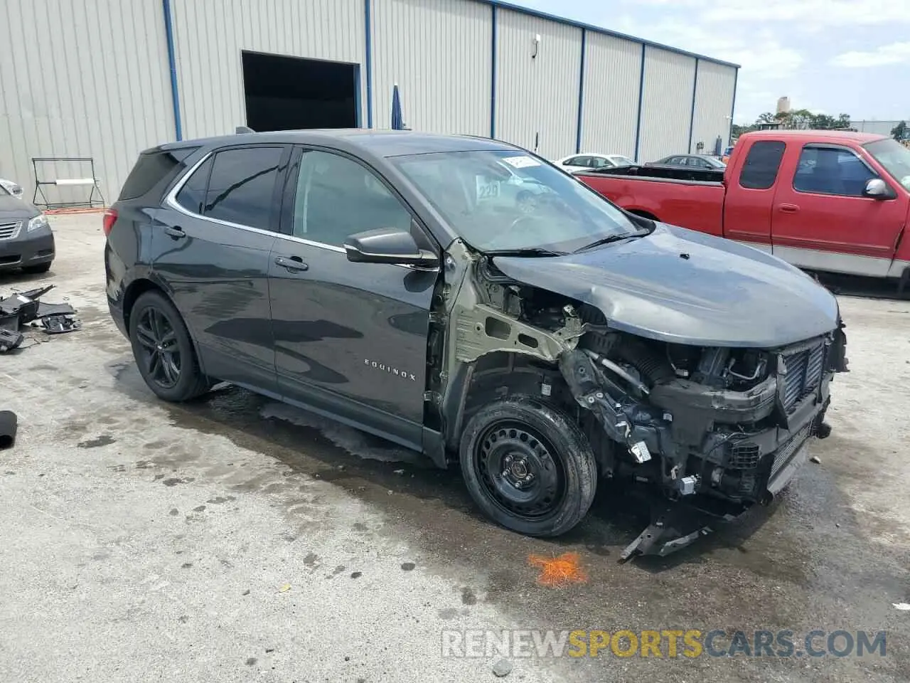 4 Photograph of a damaged car 2GNAXKEV0L6218586 CHEVROLET EQUINOX 2020