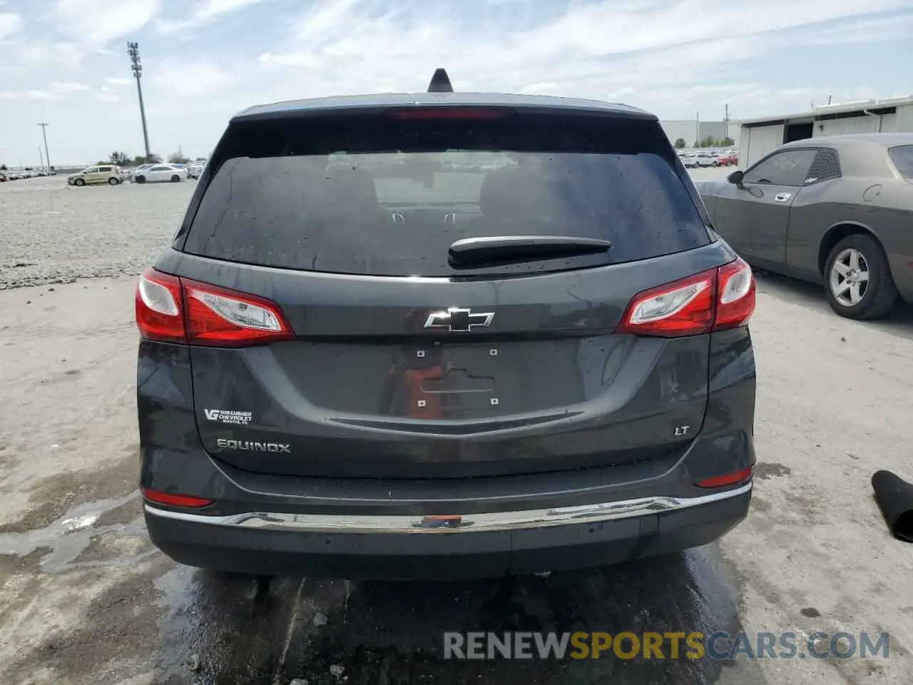 6 Photograph of a damaged car 2GNAXKEV0L6218586 CHEVROLET EQUINOX 2020