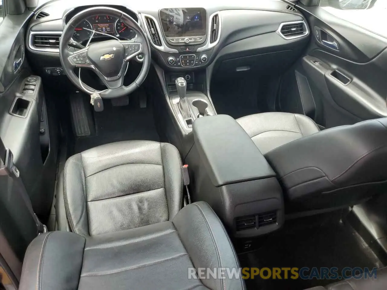 8 Photograph of a damaged car 2GNAXKEV0L6218586 CHEVROLET EQUINOX 2020