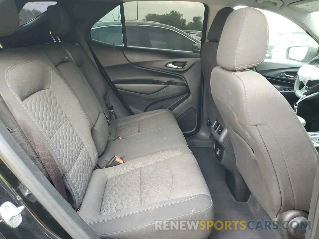 11 Photograph of a damaged car 2GNAXKEV0L6223125 CHEVROLET EQUINOX 2020