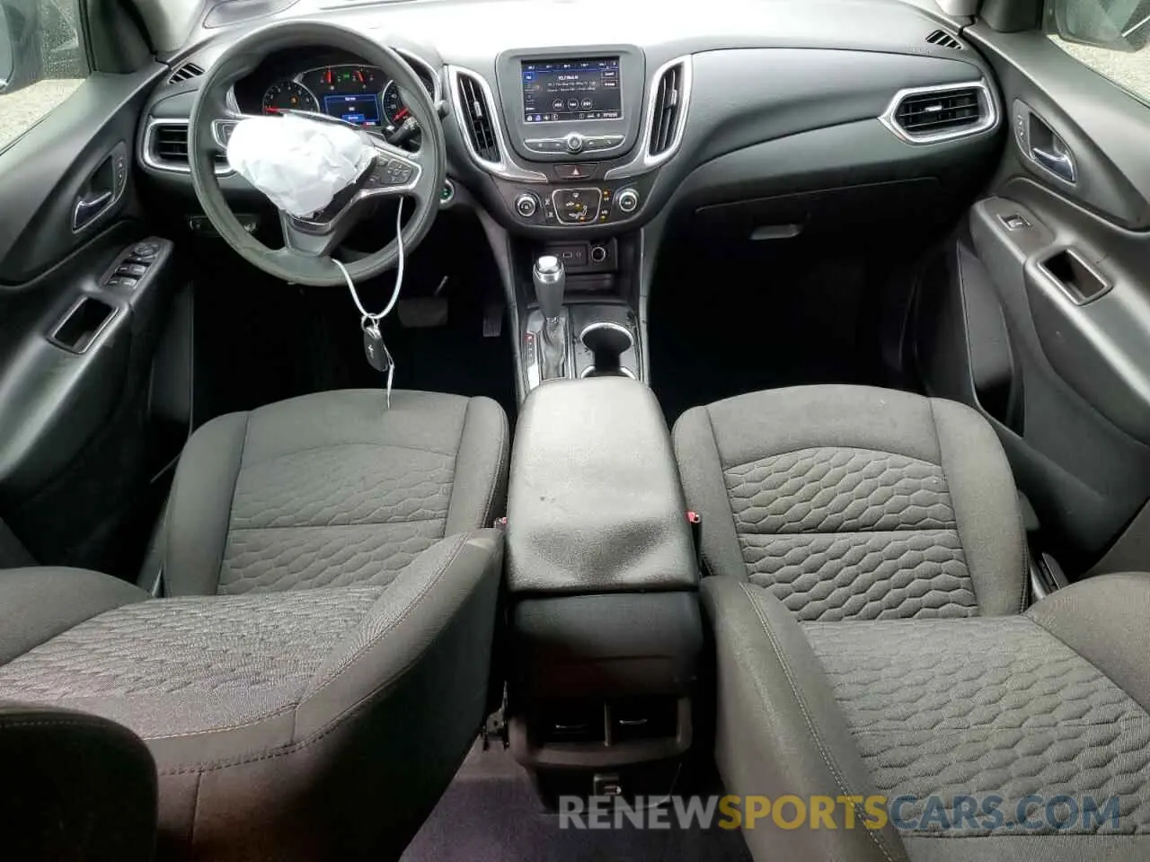 8 Photograph of a damaged car 2GNAXKEV0L6223125 CHEVROLET EQUINOX 2020