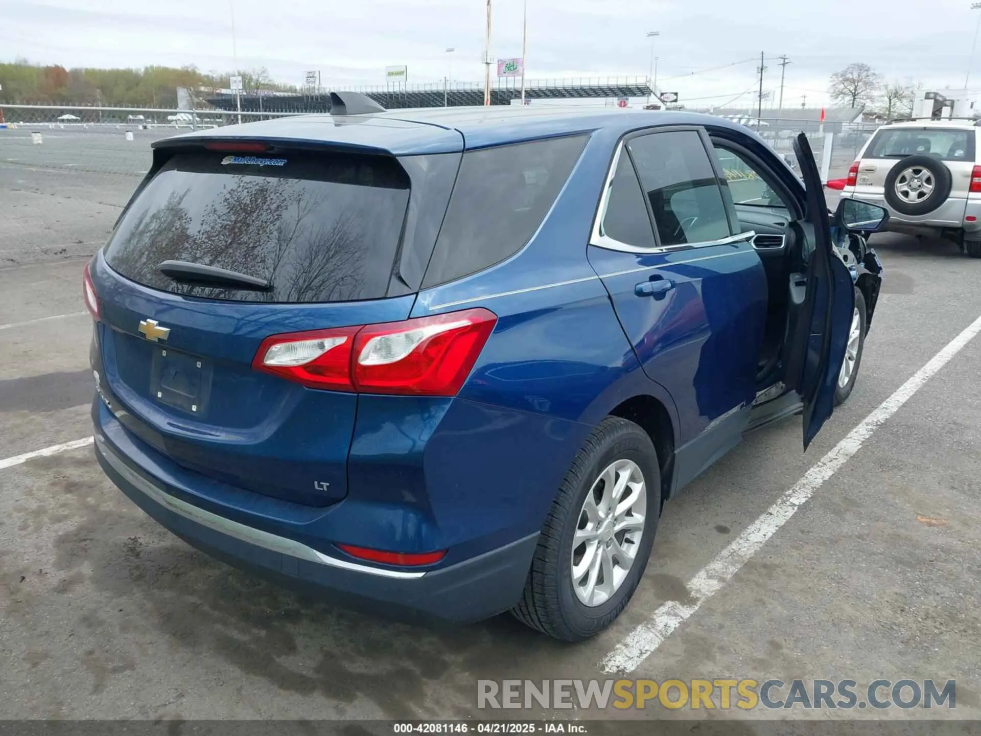 4 Фотография поврежденного автомобиля 2GNAXKEV1L6117203 CHEVROLET EQUINOX 2020