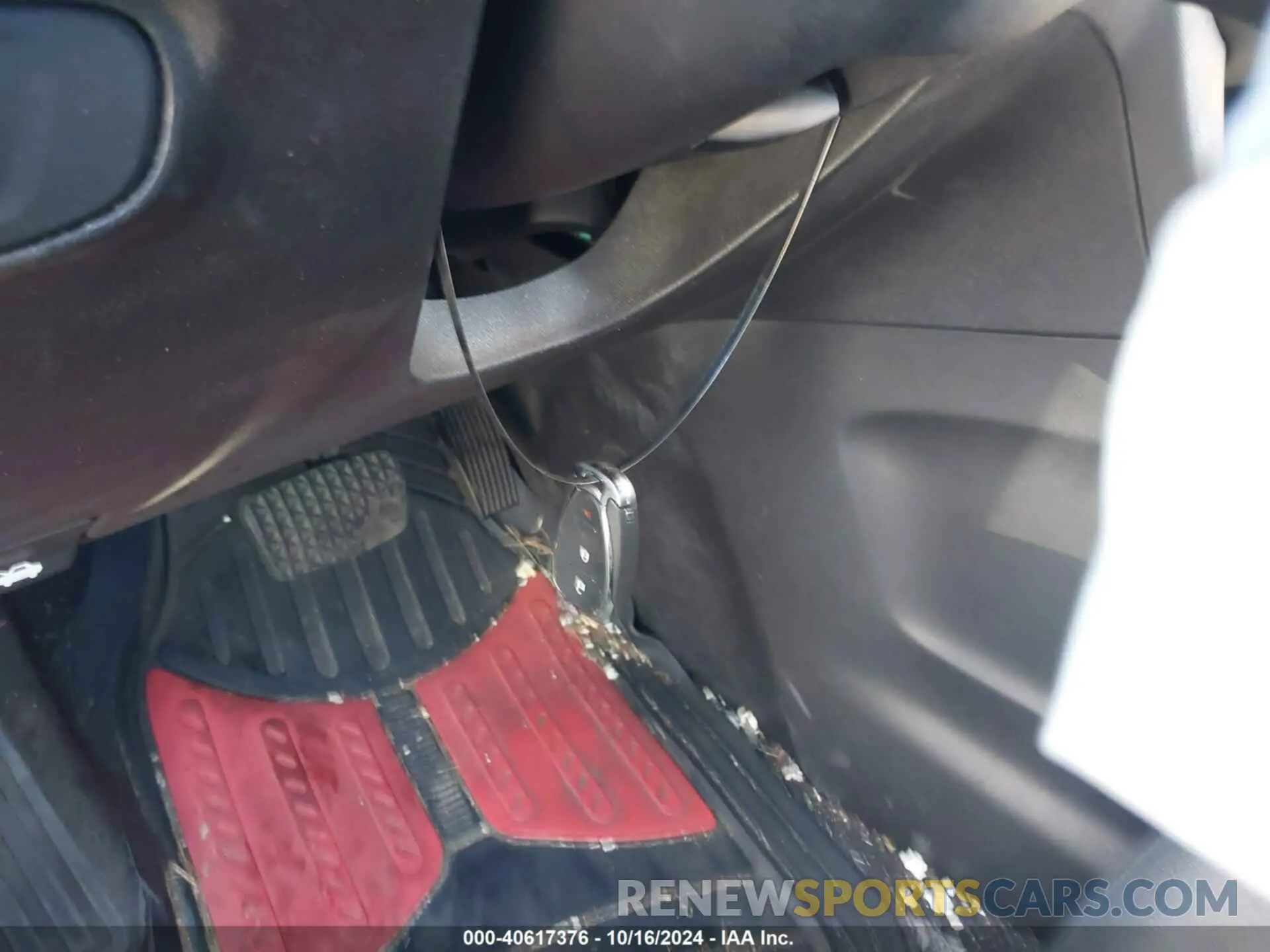 11 Photograph of a damaged car 2GNAXKEV1L6210481 CHEVROLET EQUINOX 2020