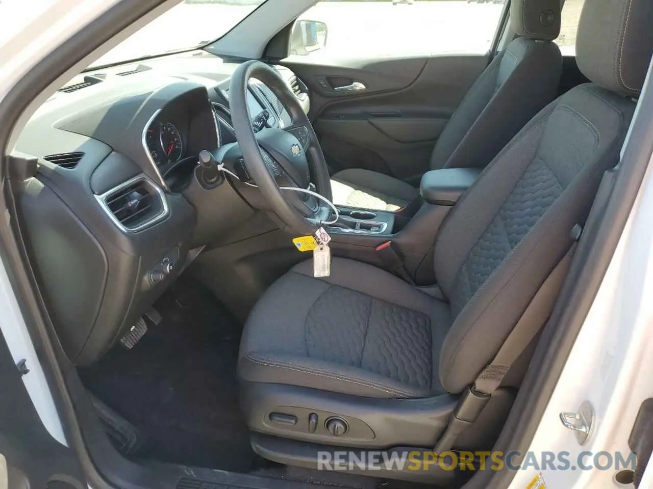 7 Фотография поврежденного автомобиля 2GNAXKEV1L6211405 CHEVROLET EQUINOX 2020