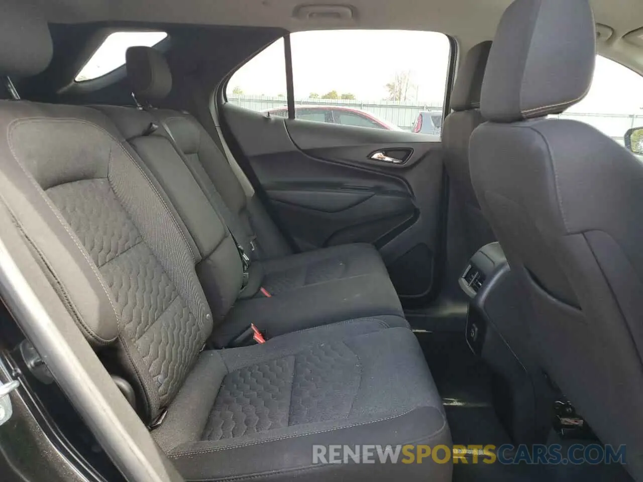 11 Photograph of a damaged car 2GNAXKEV1L6217625 CHEVROLET EQUINOX 2020