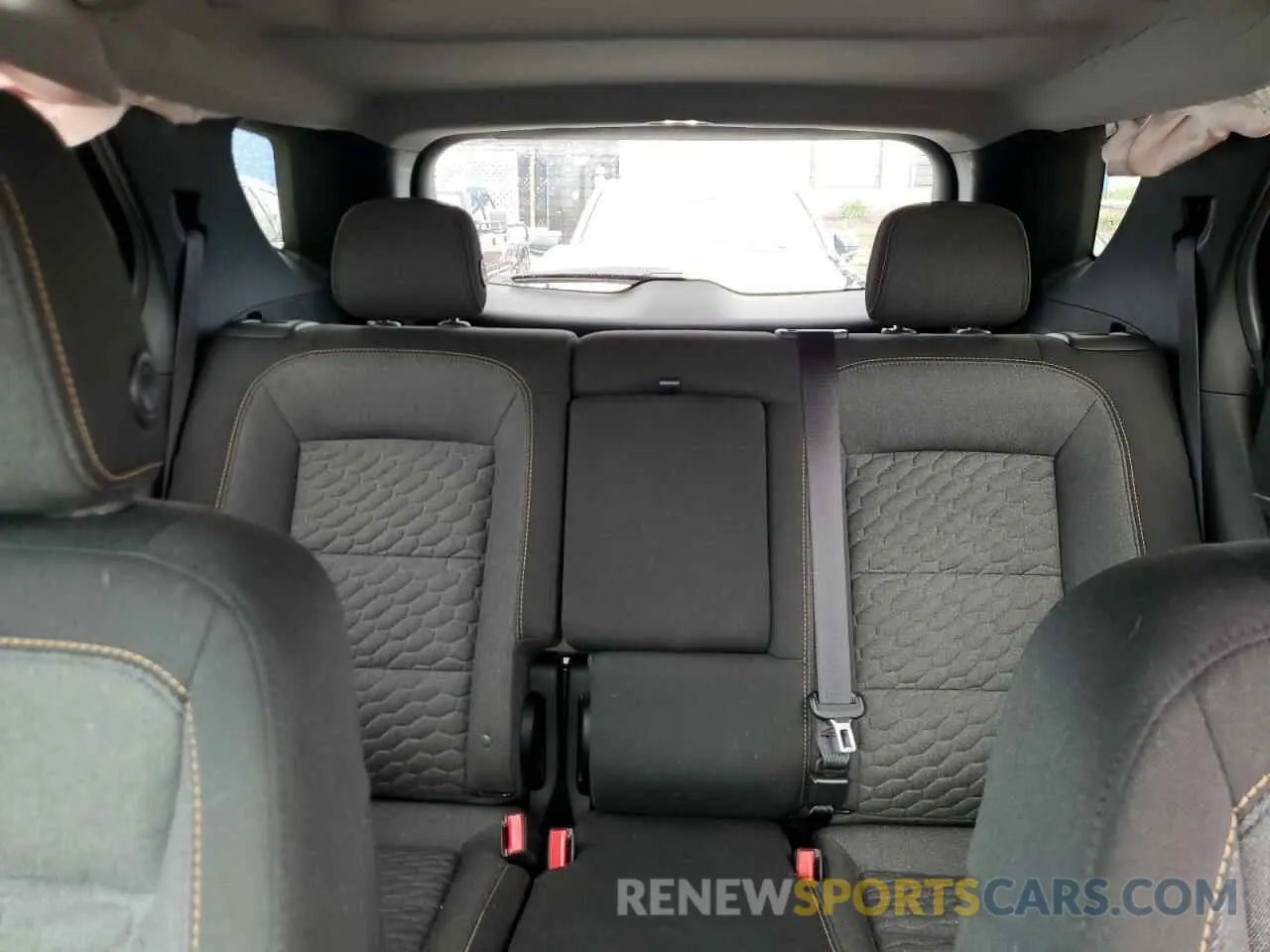 10 Photograph of a damaged car 2GNAXKEV1L6229886 CHEVROLET EQUINOX 2020