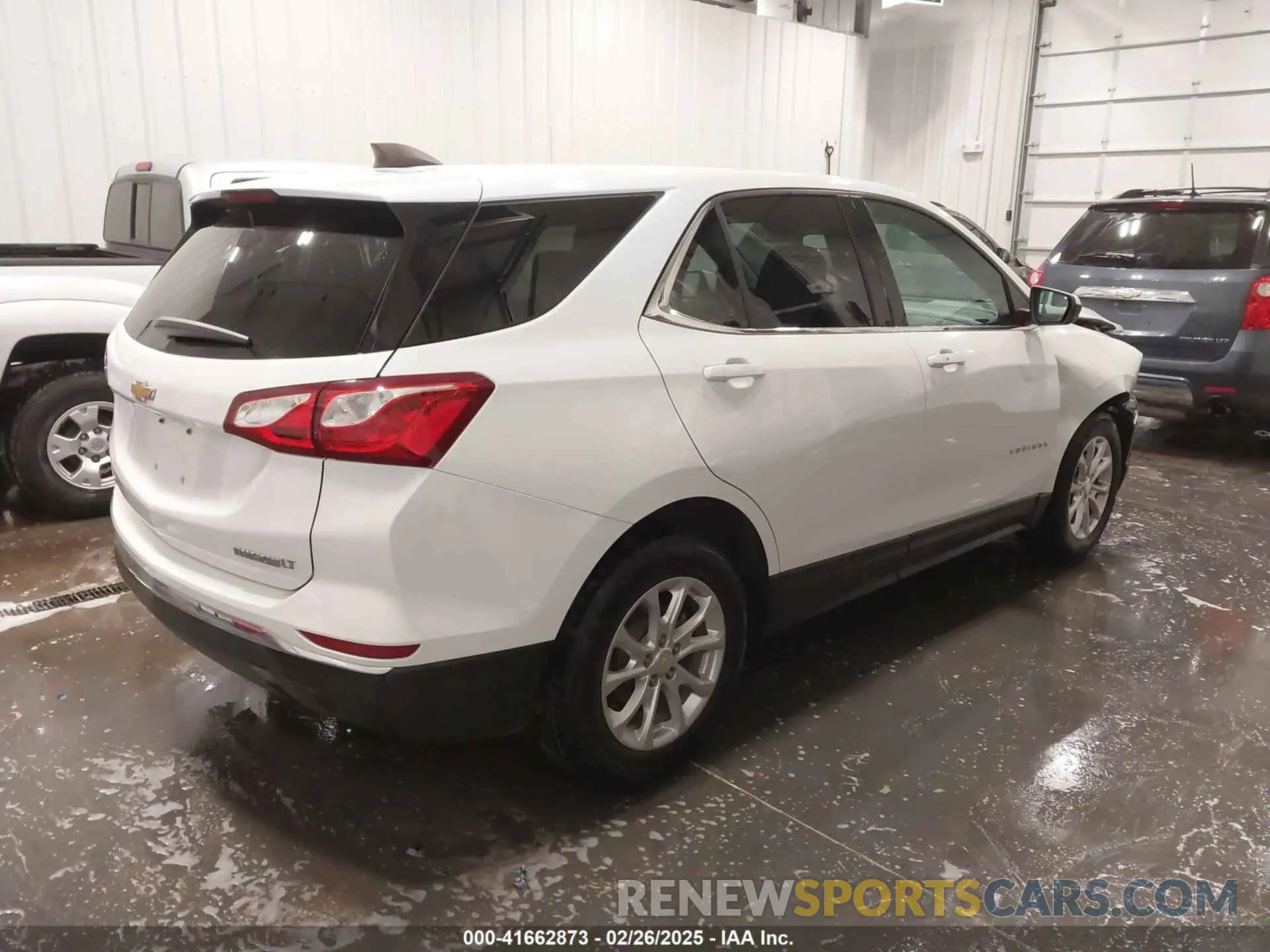 4 Фотография поврежденного автомобиля 2GNAXKEV2L6243781 CHEVROLET EQUINOX 2020