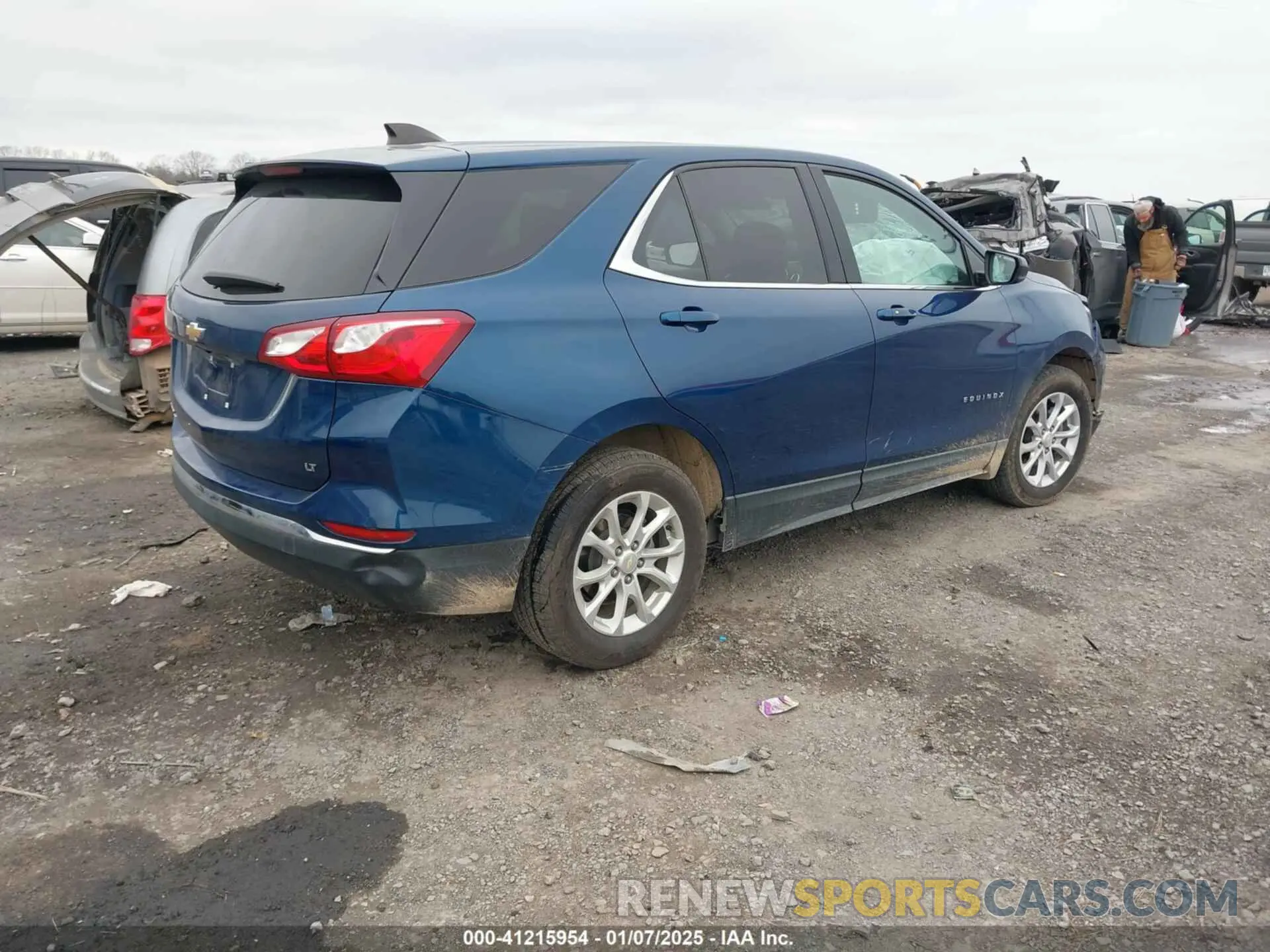 4 Фотография поврежденного автомобиля 2GNAXKEV3L6172042 CHEVROLET EQUINOX 2020