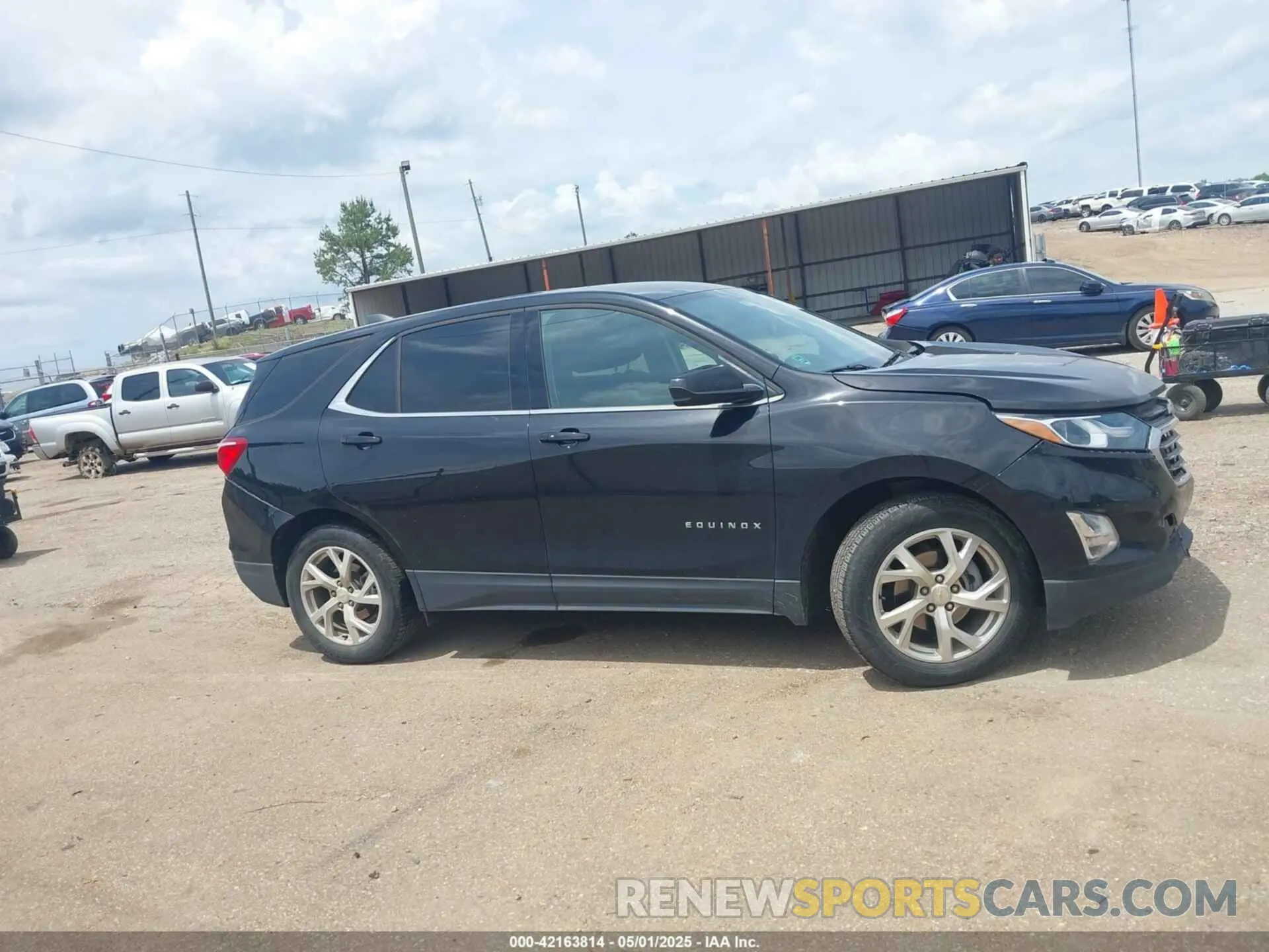 13 Photograph of a damaged car 2GNAXKEV3L6249671 CHEVROLET EQUINOX 2020