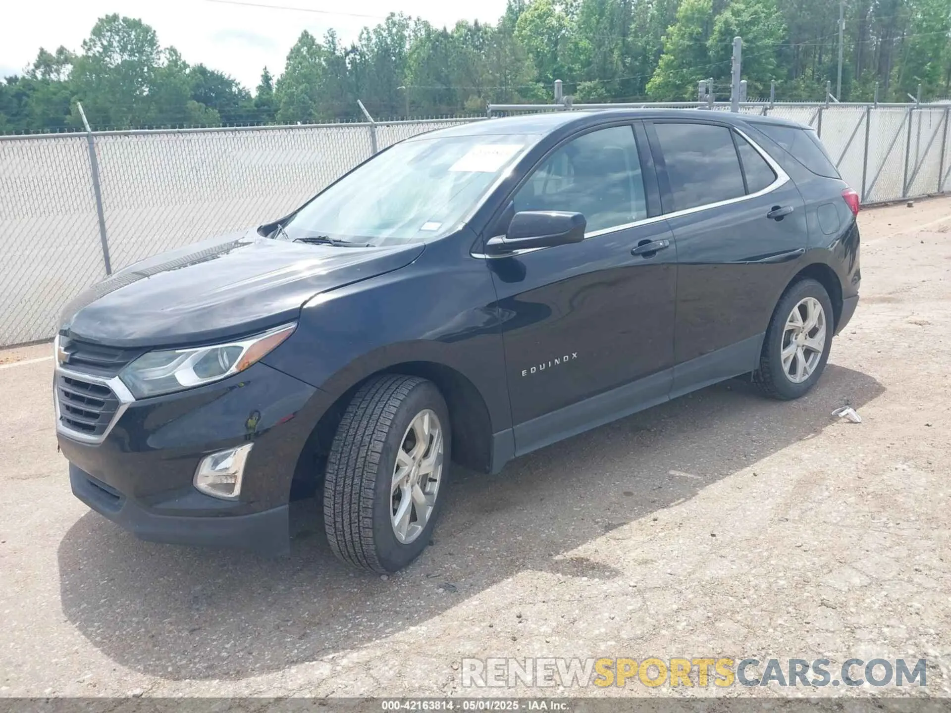 2 Photograph of a damaged car 2GNAXKEV3L6249671 CHEVROLET EQUINOX 2020