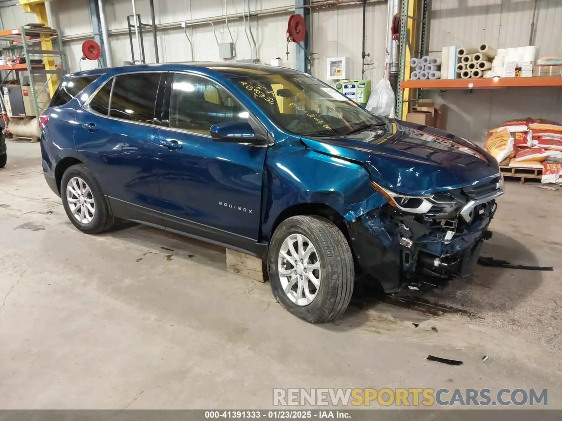1 Фотография поврежденного автомобиля 2GNAXKEV4L6152561 CHEVROLET EQUINOX 2020