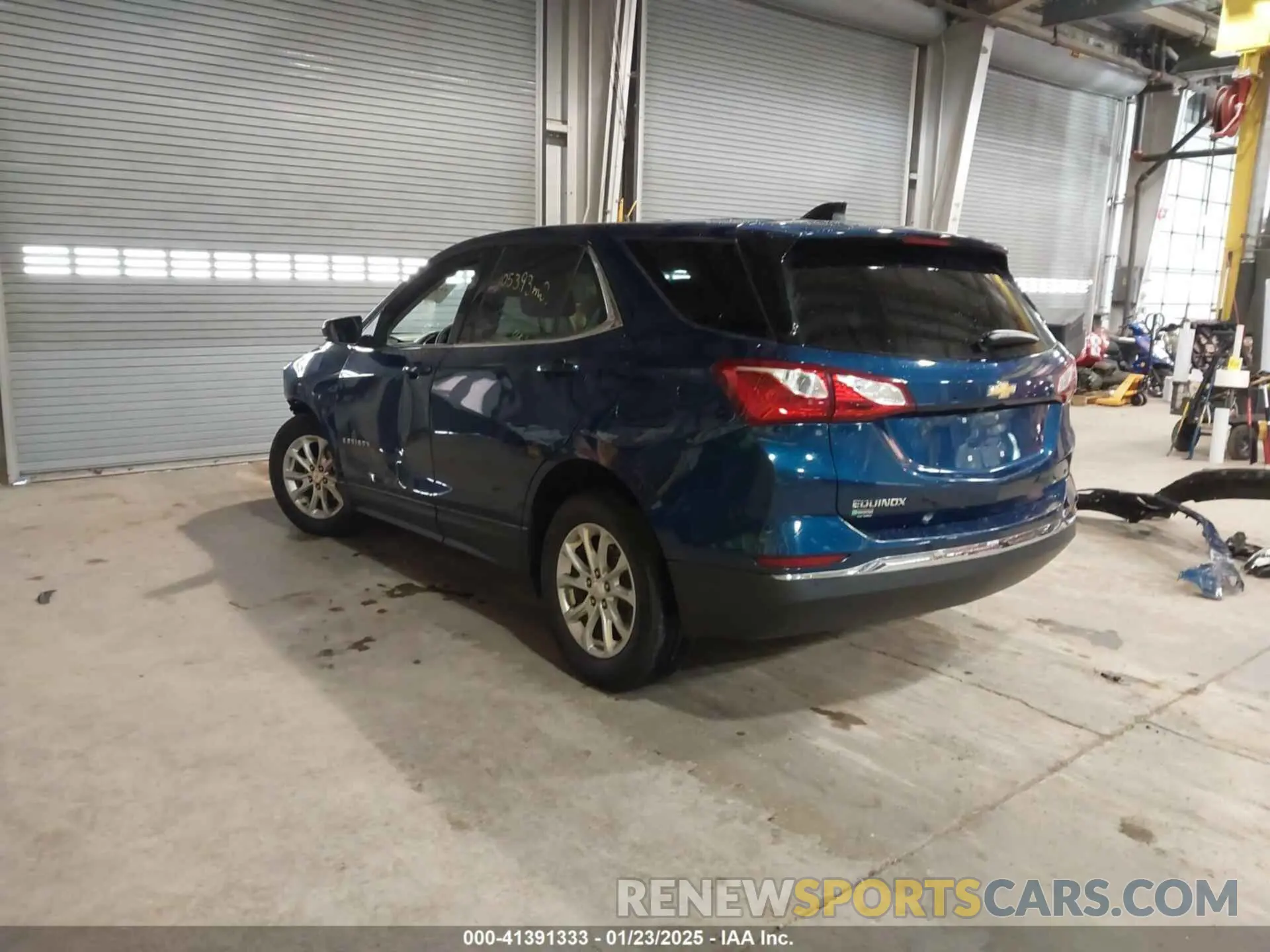 3 Фотография поврежденного автомобиля 2GNAXKEV4L6152561 CHEVROLET EQUINOX 2020
