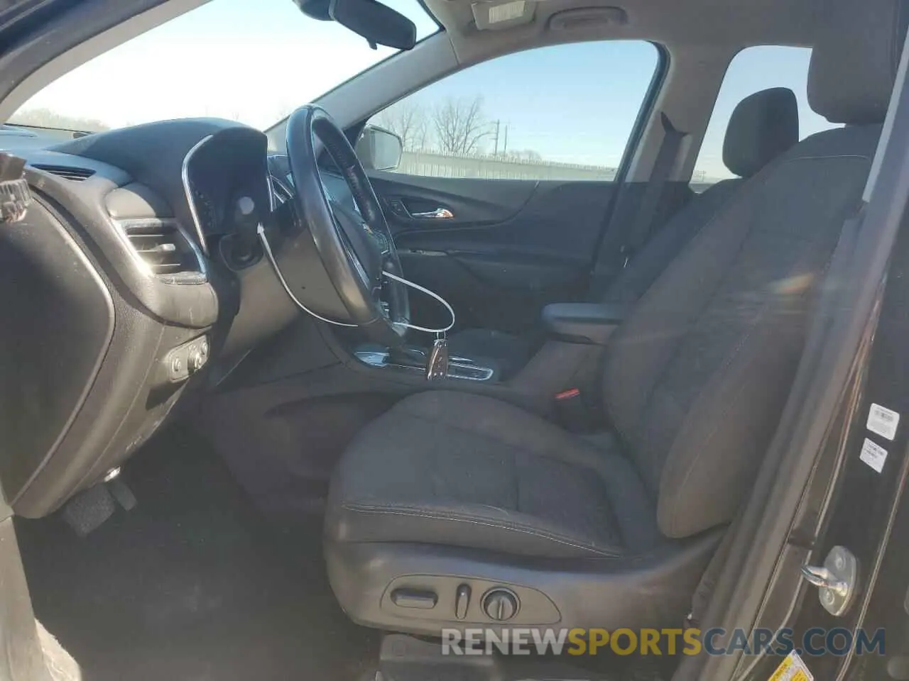 7 Фотография поврежденного автомобиля 2GNAXKEV4L6157968 CHEVROLET EQUINOX 2020