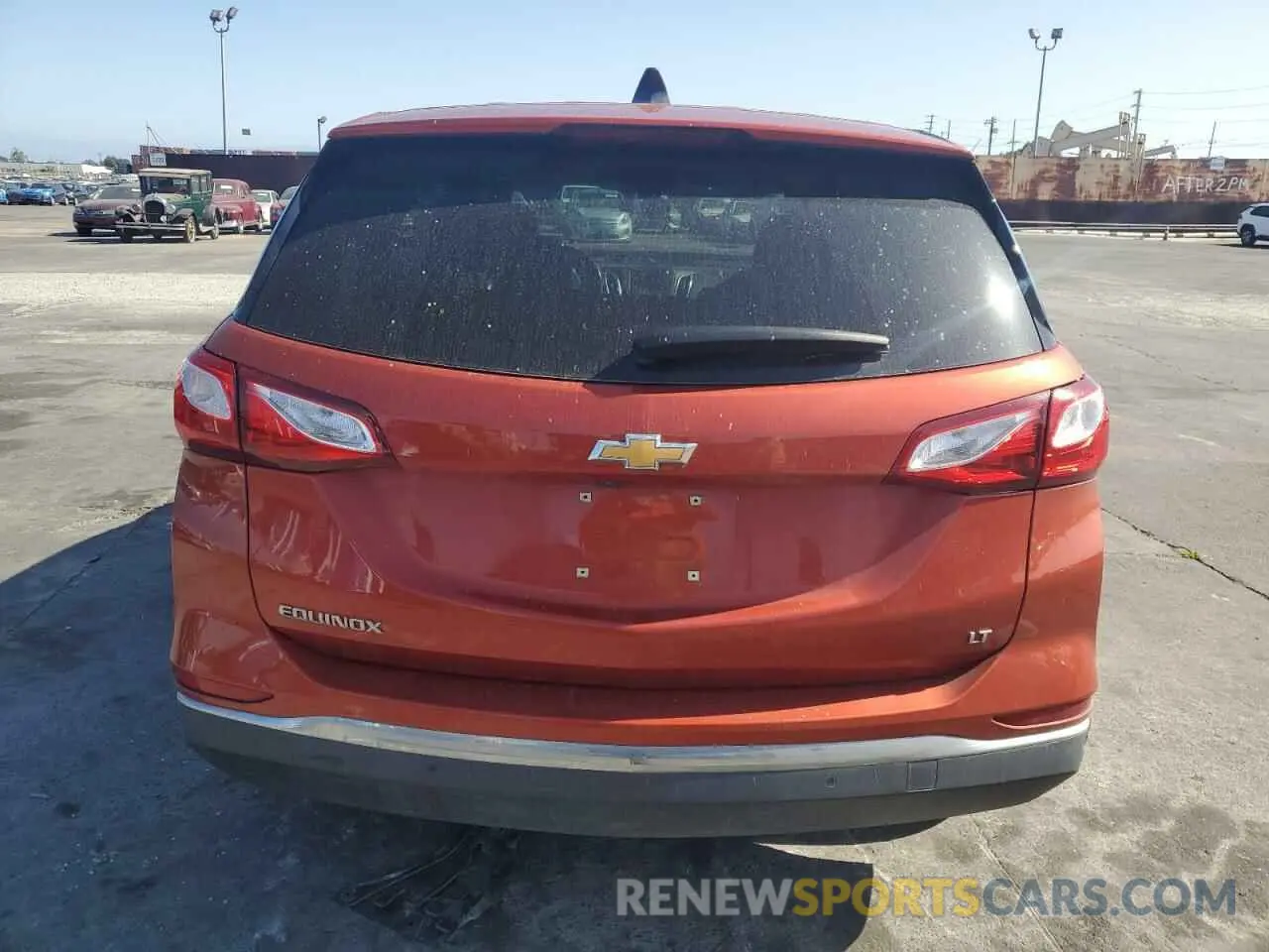 6 Photograph of a damaged car 2GNAXKEV4L6222074 CHEVROLET EQUINOX 2020
