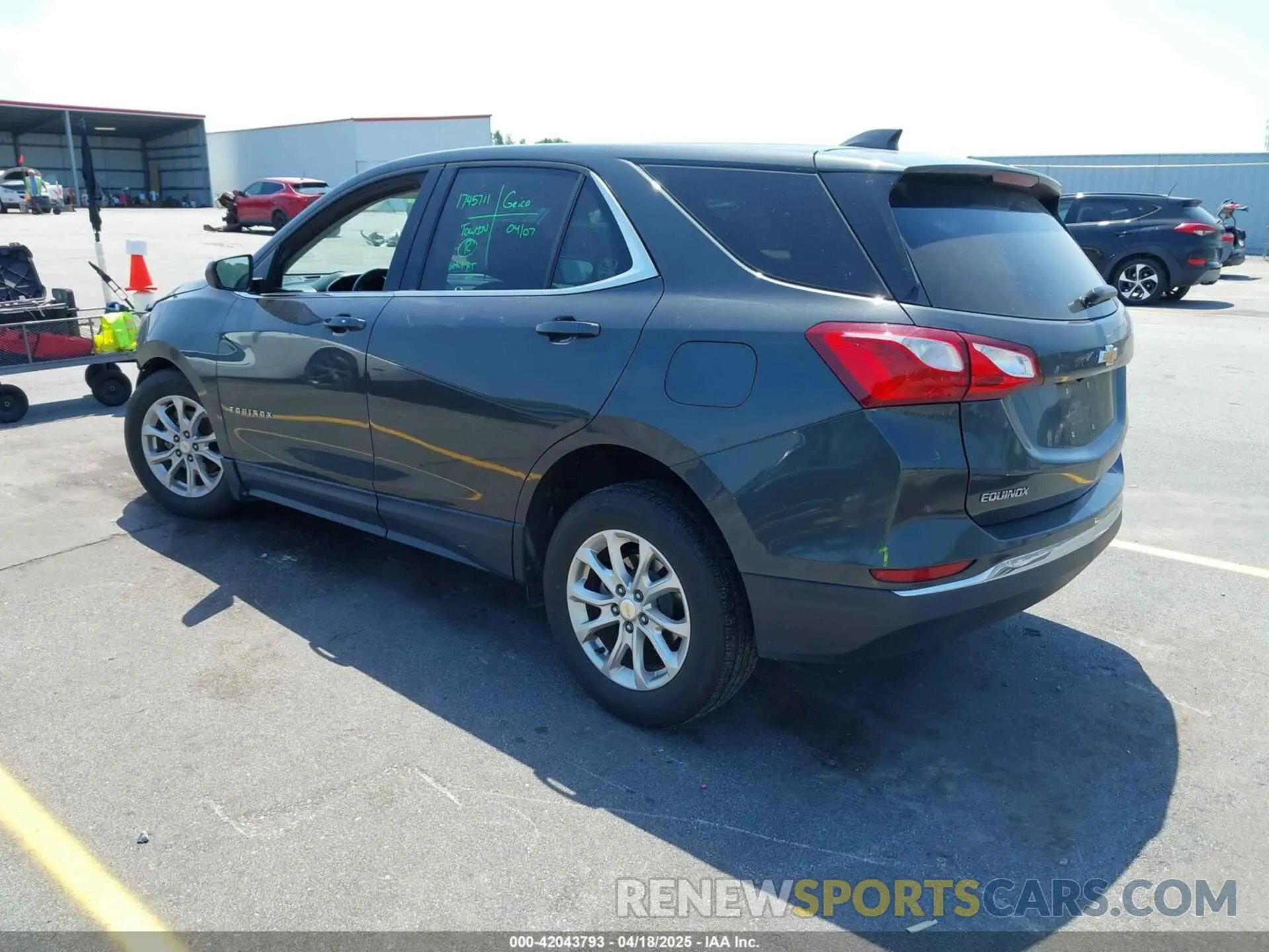 3 Фотография поврежденного автомобиля 2GNAXKEV4L6222950 CHEVROLET EQUINOX 2020