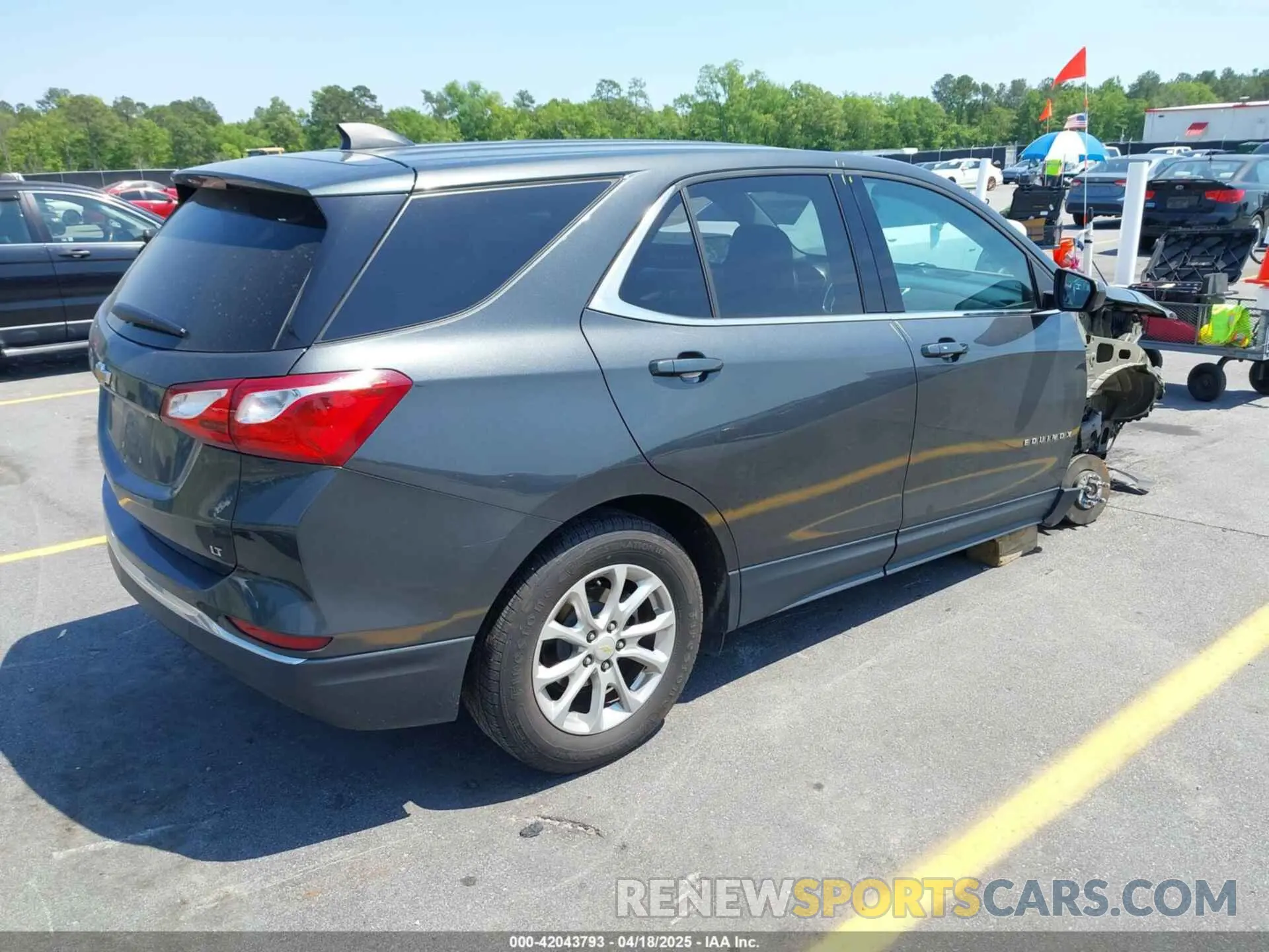 4 Фотография поврежденного автомобиля 2GNAXKEV4L6222950 CHEVROLET EQUINOX 2020