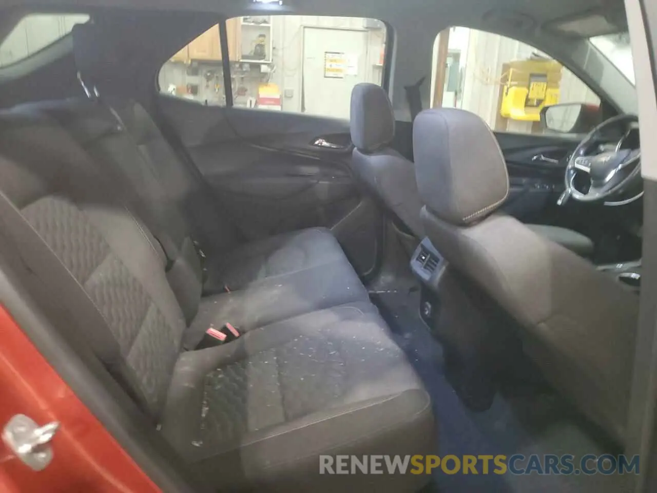 11 Photograph of a damaged car 2GNAXKEV5L6115664 CHEVROLET EQUINOX 2020