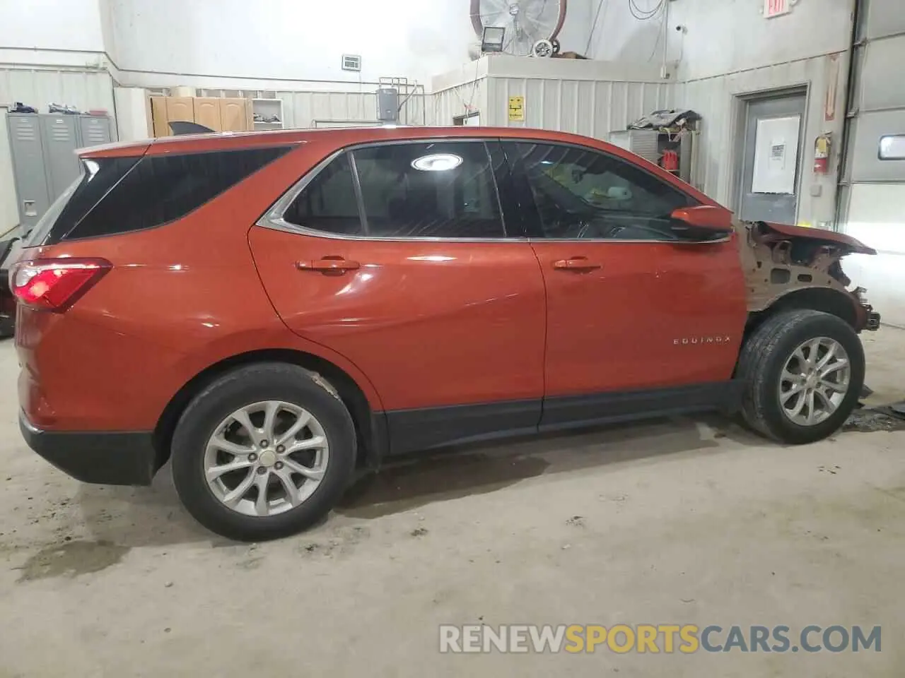 3 Photograph of a damaged car 2GNAXKEV5L6115664 CHEVROLET EQUINOX 2020
