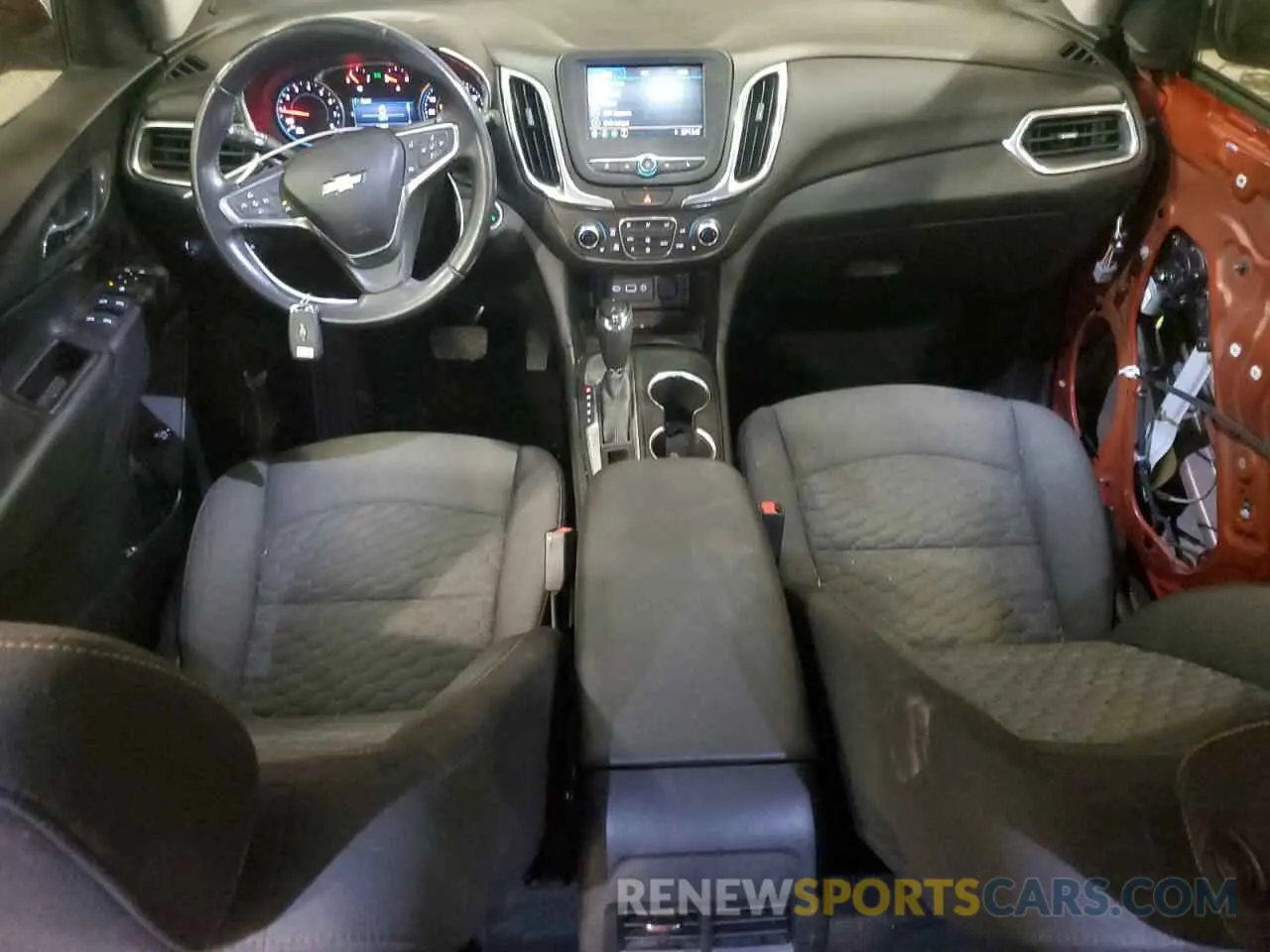 8 Photograph of a damaged car 2GNAXKEV5L6115664 CHEVROLET EQUINOX 2020