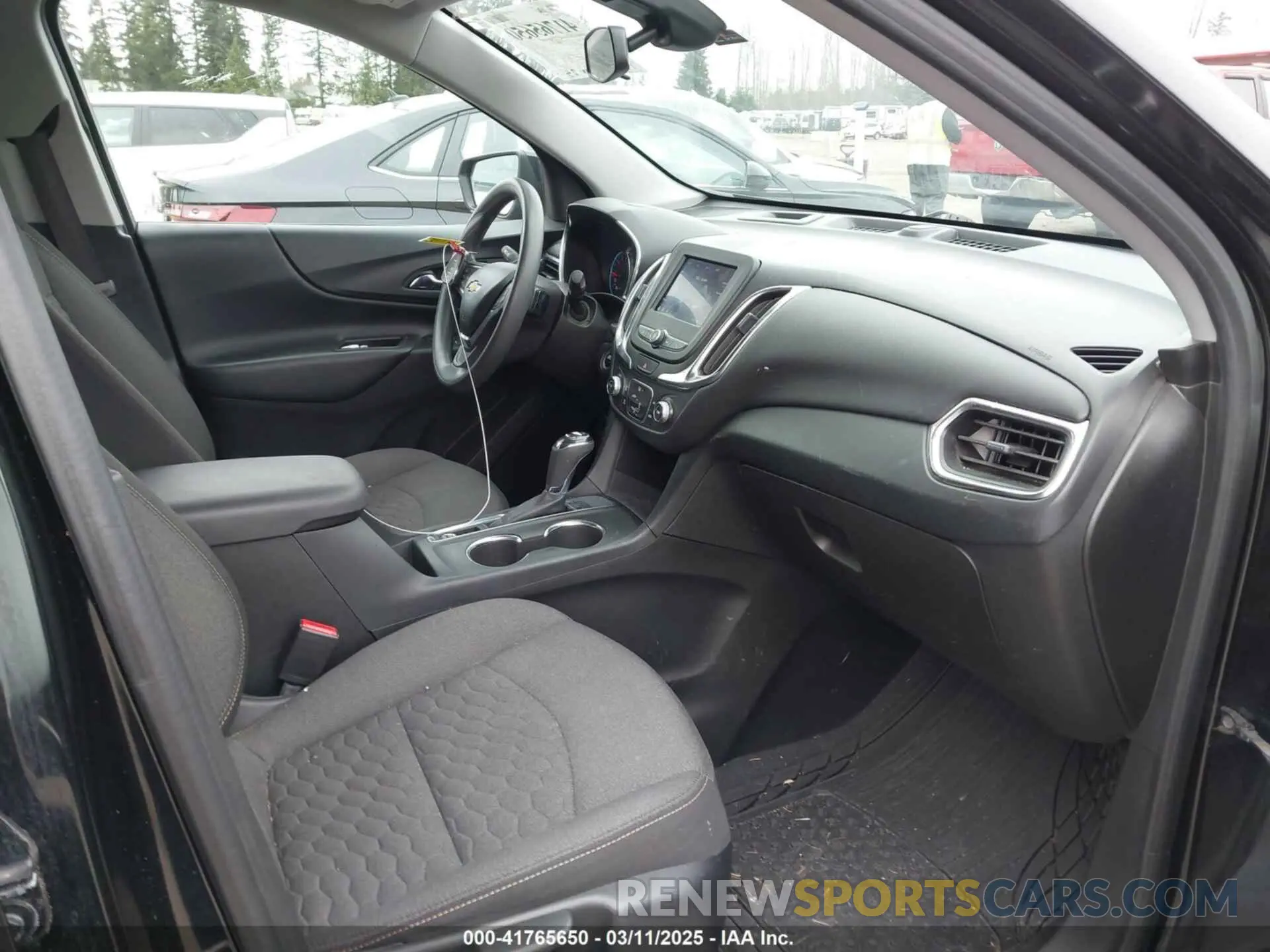 5 Photograph of a damaged car 2GNAXKEV5L6142198 CHEVROLET EQUINOX 2020