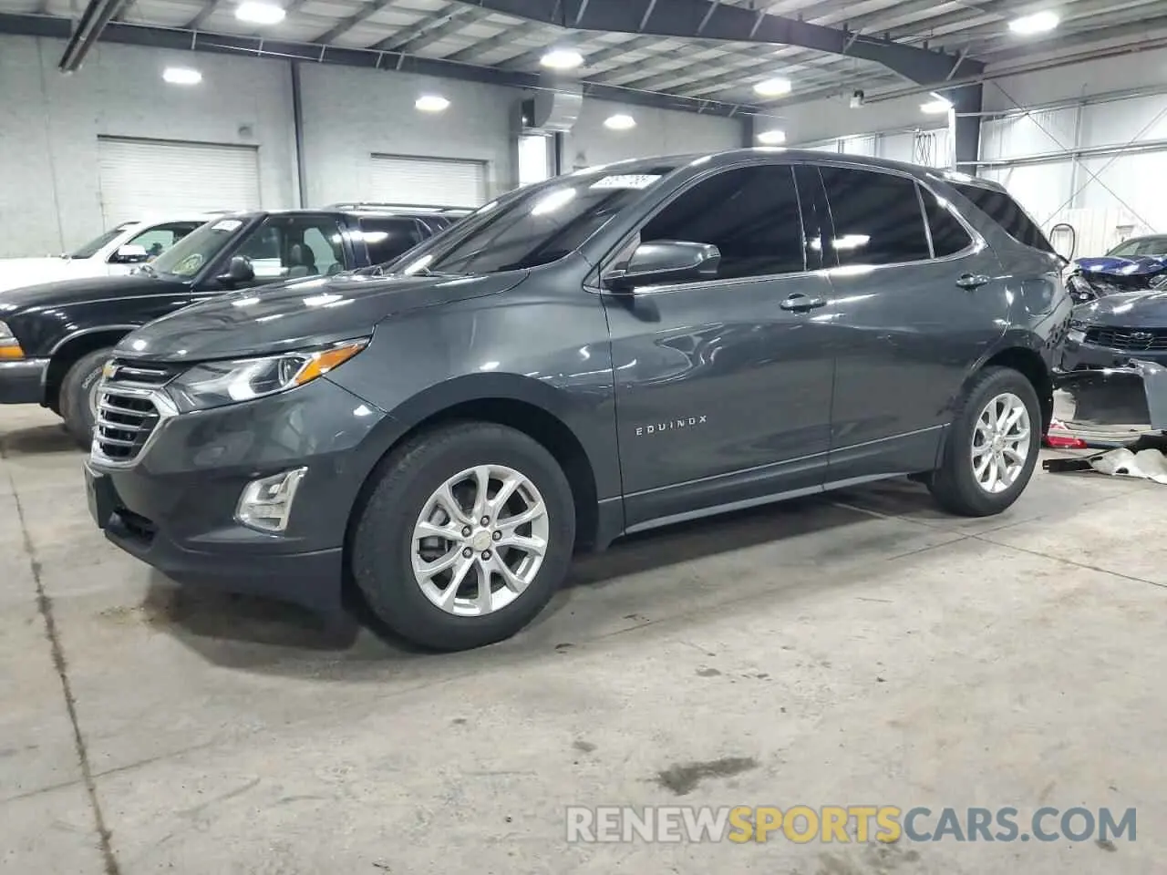 1 Photograph of a damaged car 2GNAXKEV5L6233522 CHEVROLET EQUINOX 2020