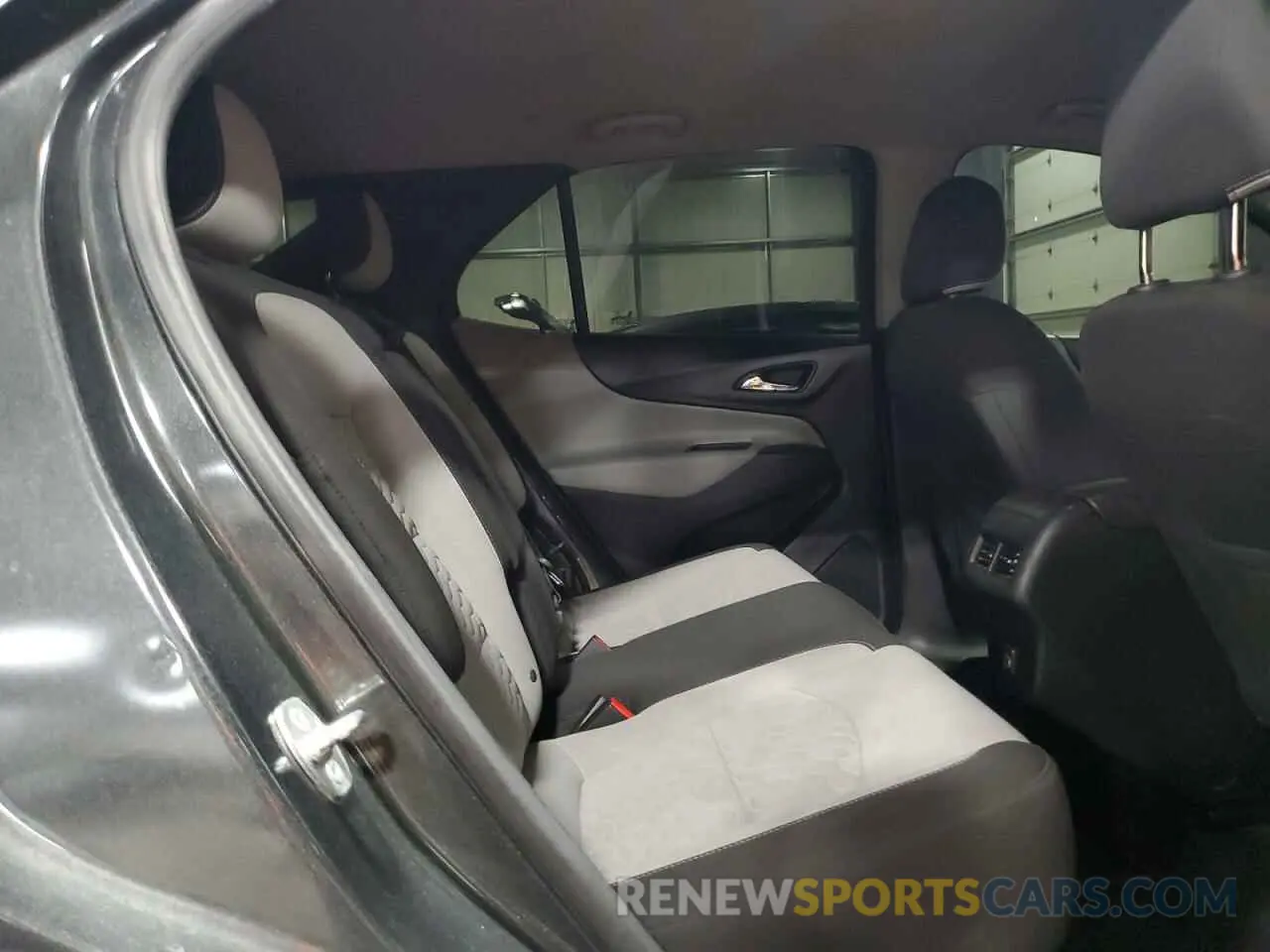 12 Photograph of a damaged car 2GNAXKEV5L6233522 CHEVROLET EQUINOX 2020