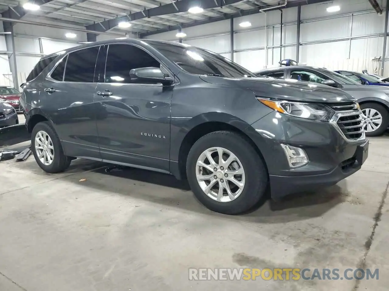 4 Photograph of a damaged car 2GNAXKEV5L6233522 CHEVROLET EQUINOX 2020