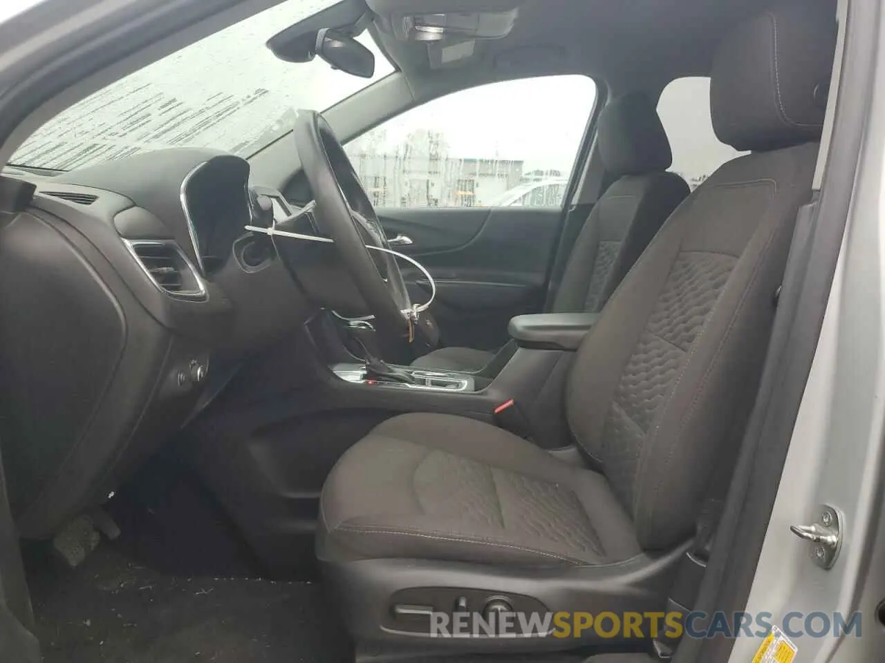 7 Photograph of a damaged car 2GNAXKEV5L6233620 CHEVROLET EQUINOX 2020