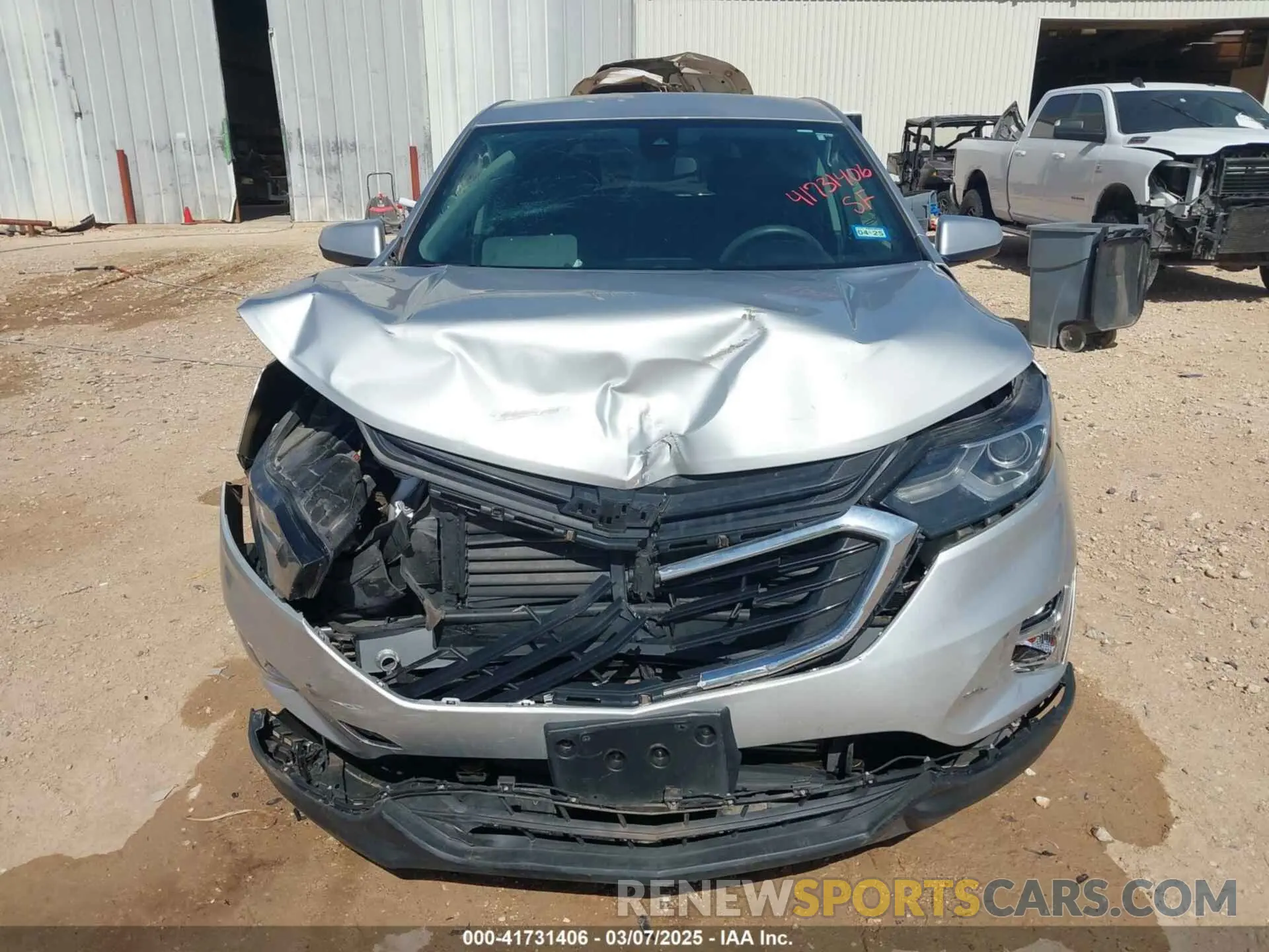 12 Photograph of a damaged car 2GNAXKEV5L6235688 CHEVROLET EQUINOX 2020