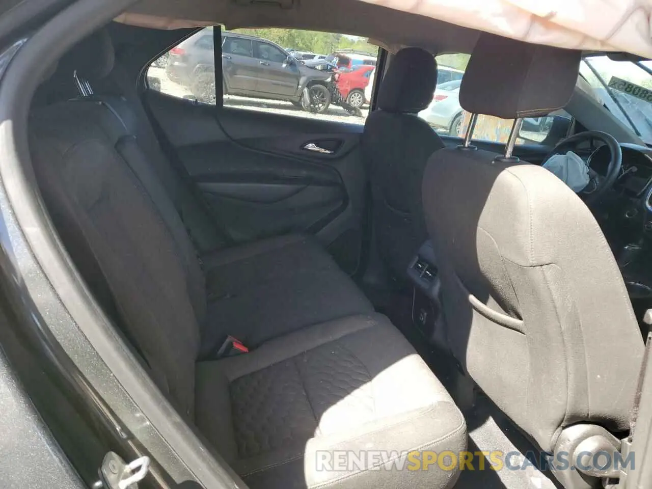 11 Photograph of a damaged car 2GNAXKEV5L6276869 CHEVROLET EQUINOX 2020