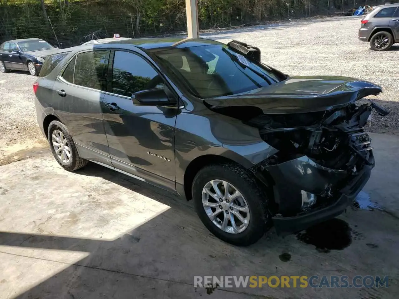 4 Photograph of a damaged car 2GNAXKEV5L6276869 CHEVROLET EQUINOX 2020