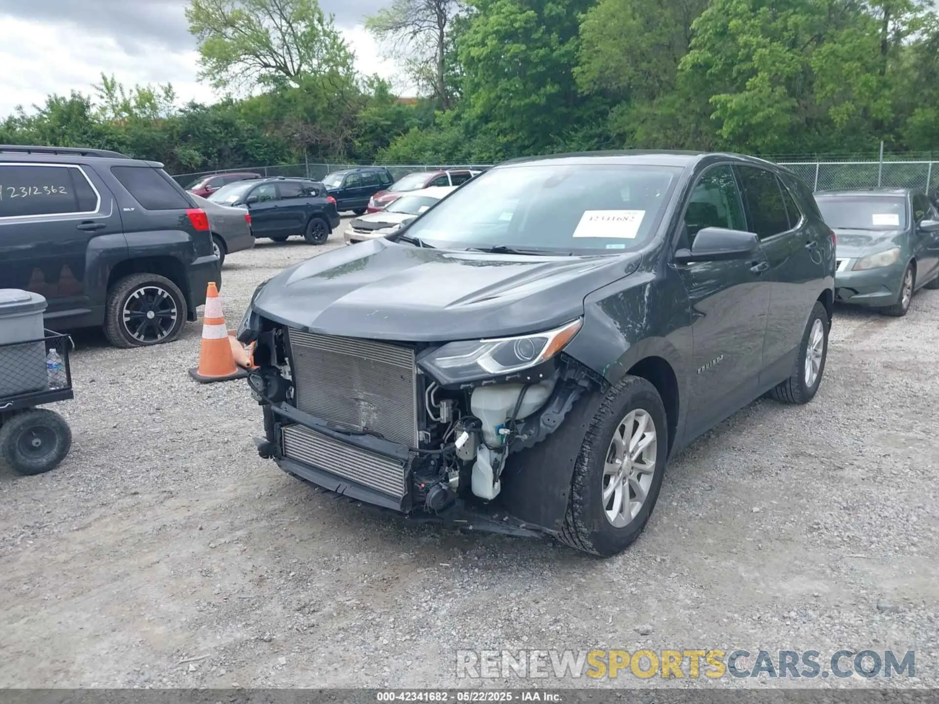 2 Фотография поврежденного автомобиля 2GNAXKEV6L6148740 CHEVROLET EQUINOX 2020