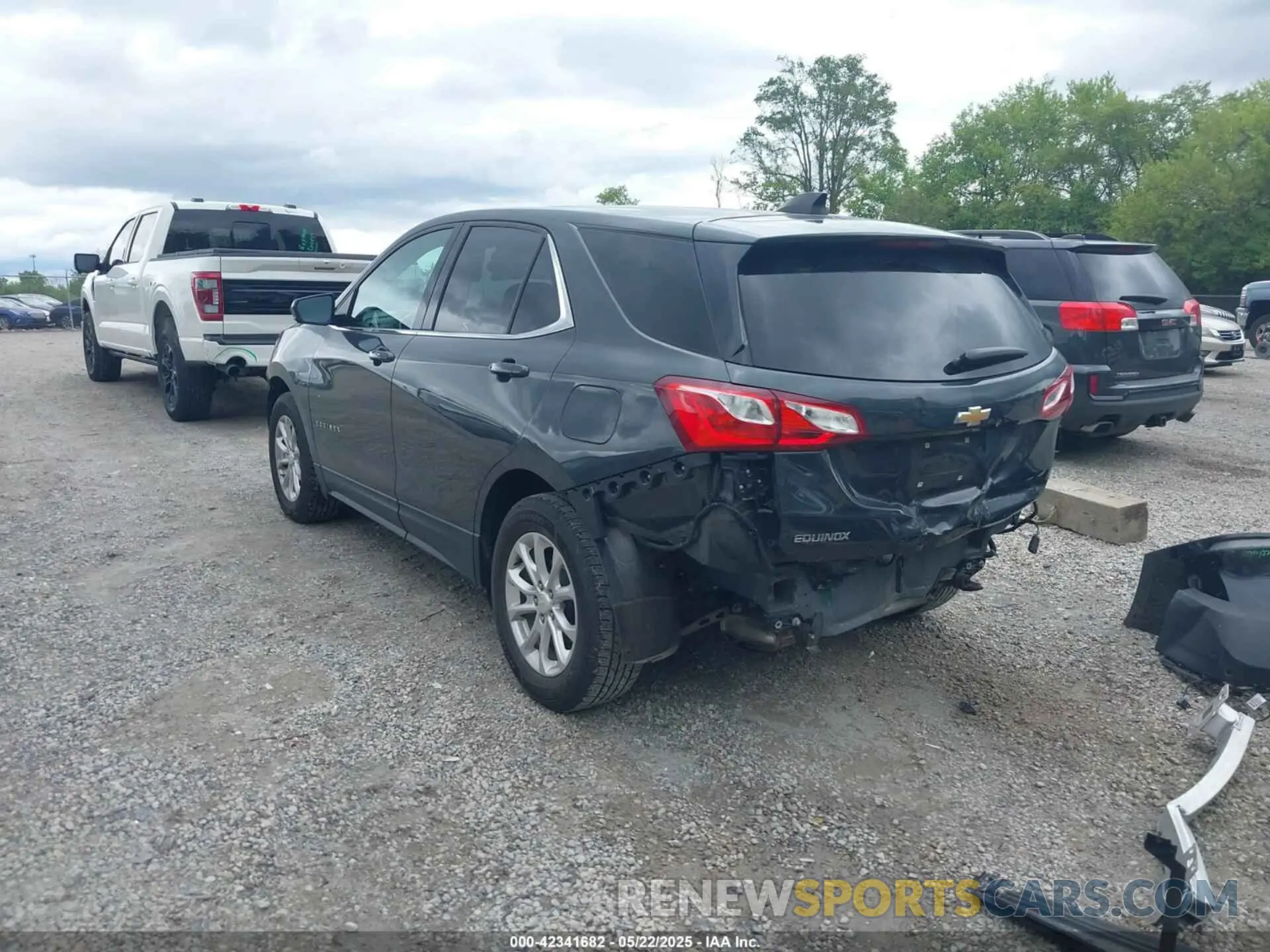 3 Фотография поврежденного автомобиля 2GNAXKEV6L6148740 CHEVROLET EQUINOX 2020